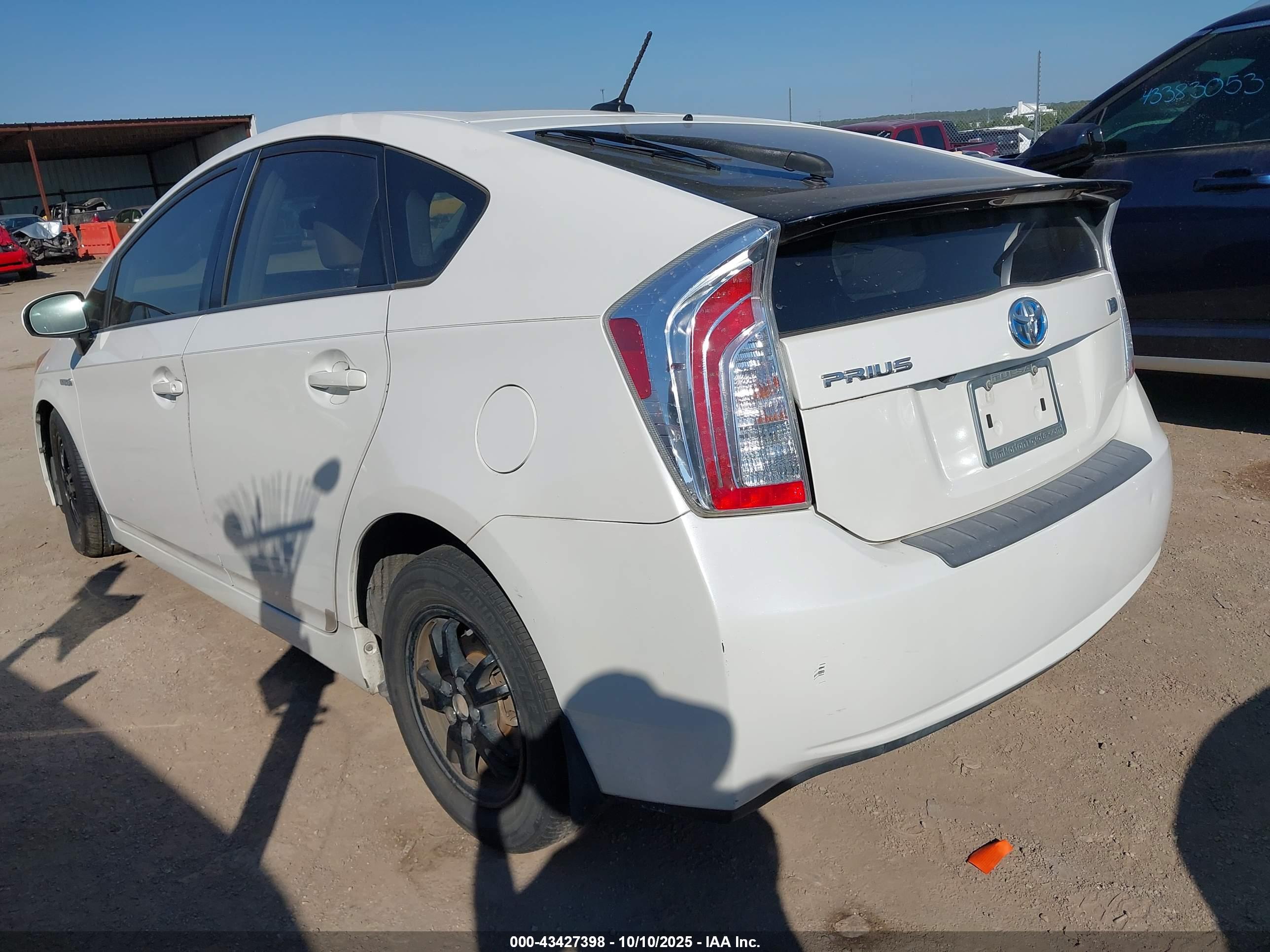 TOYOTA PRIUS image 3