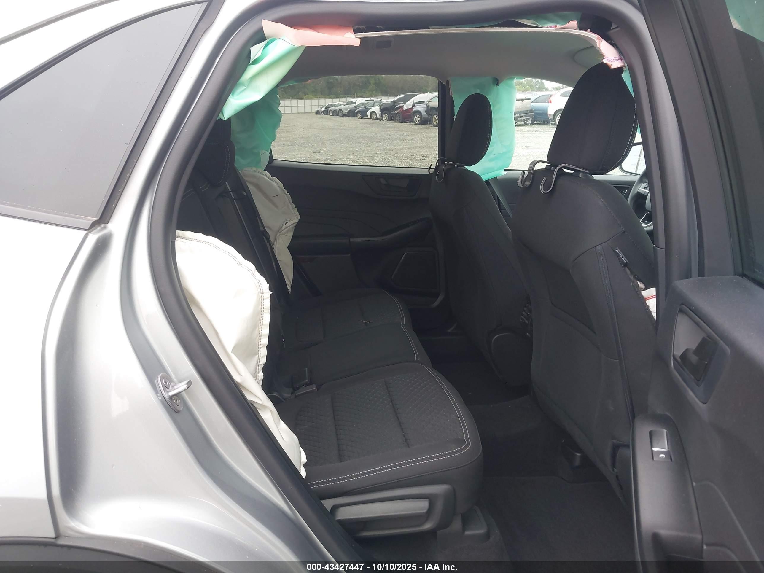 FORD ESCAPE image 8
