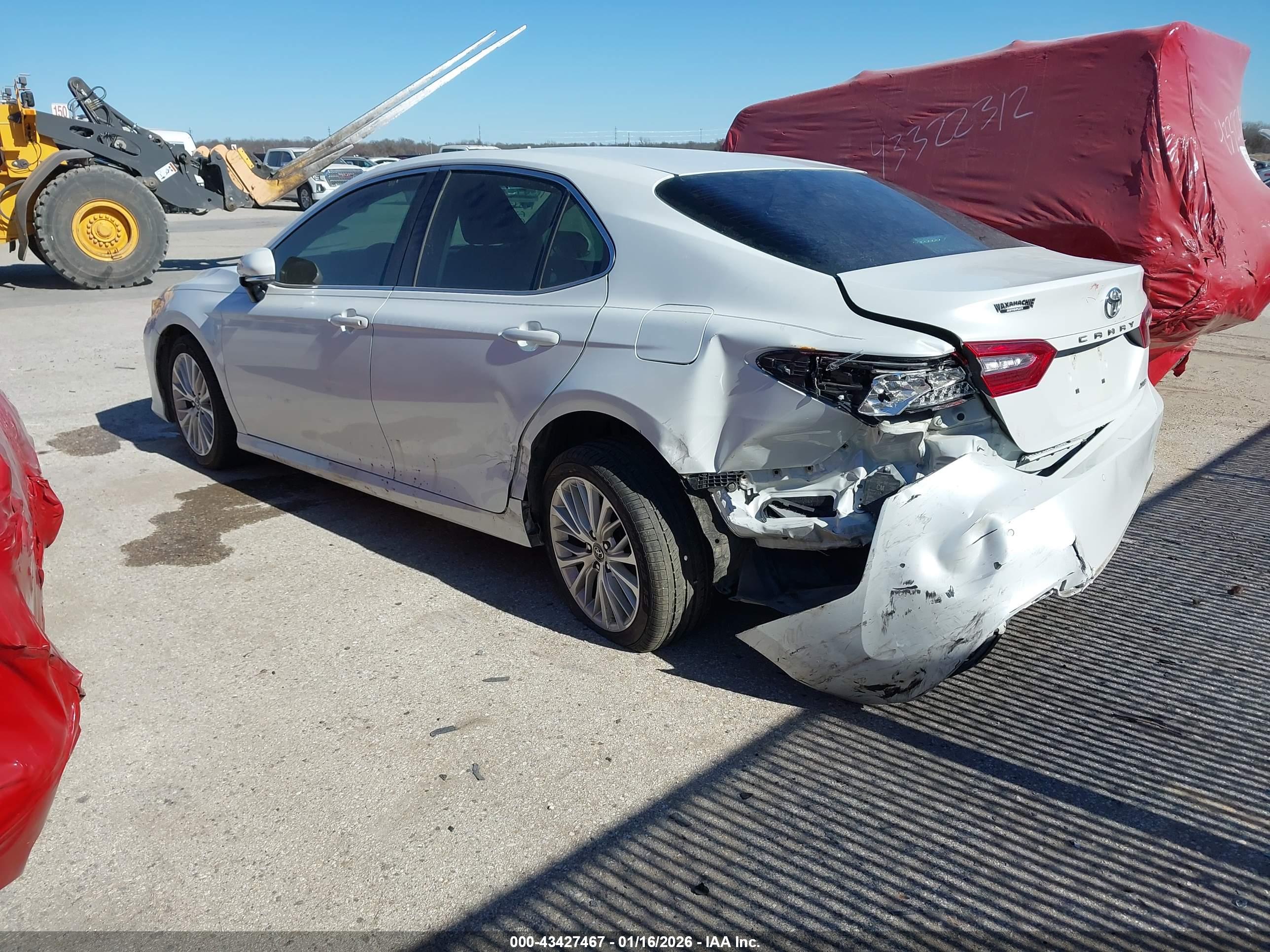 TOYOTA CAMRY image 3