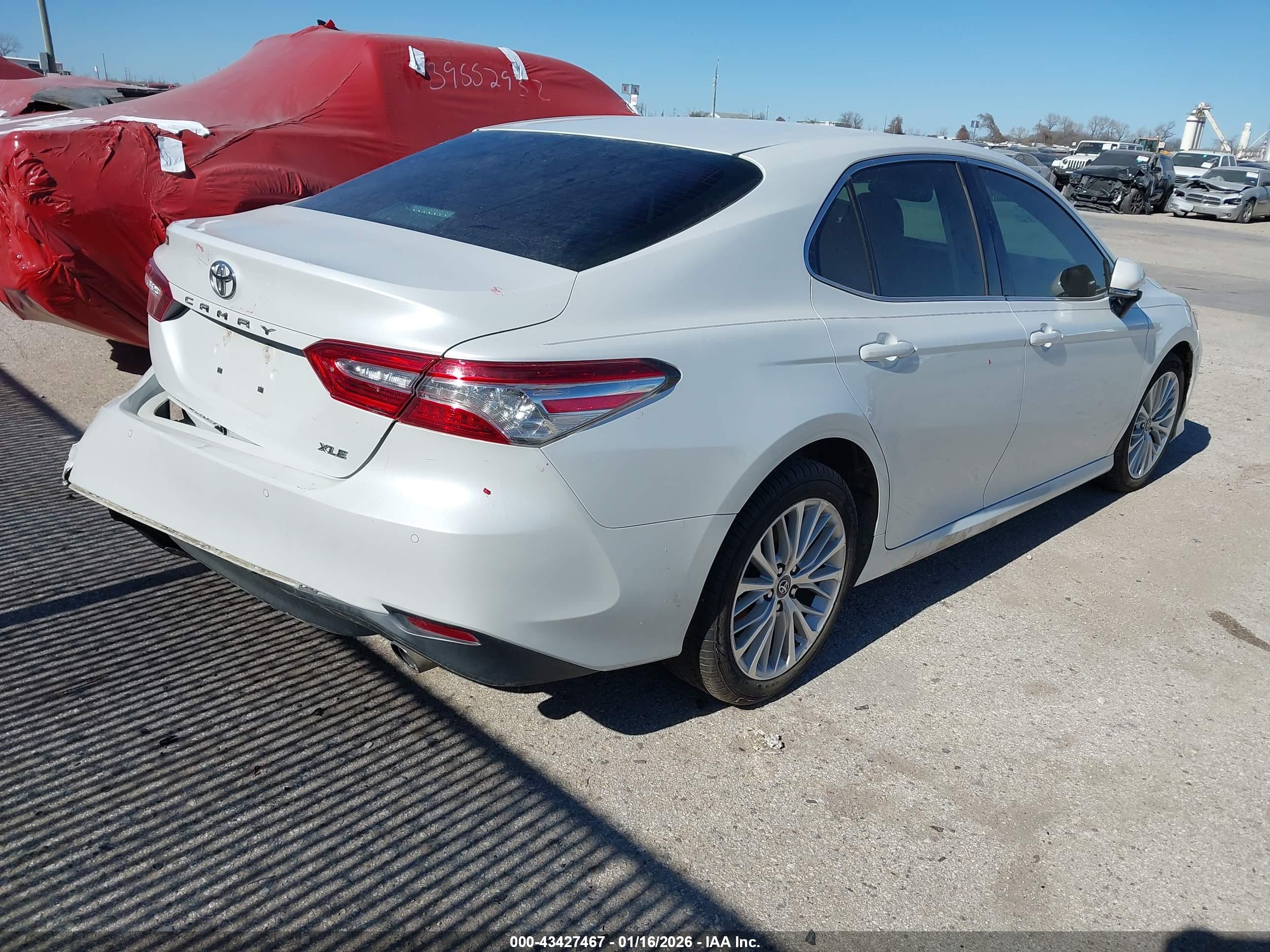 TOYOTA CAMRY image 4