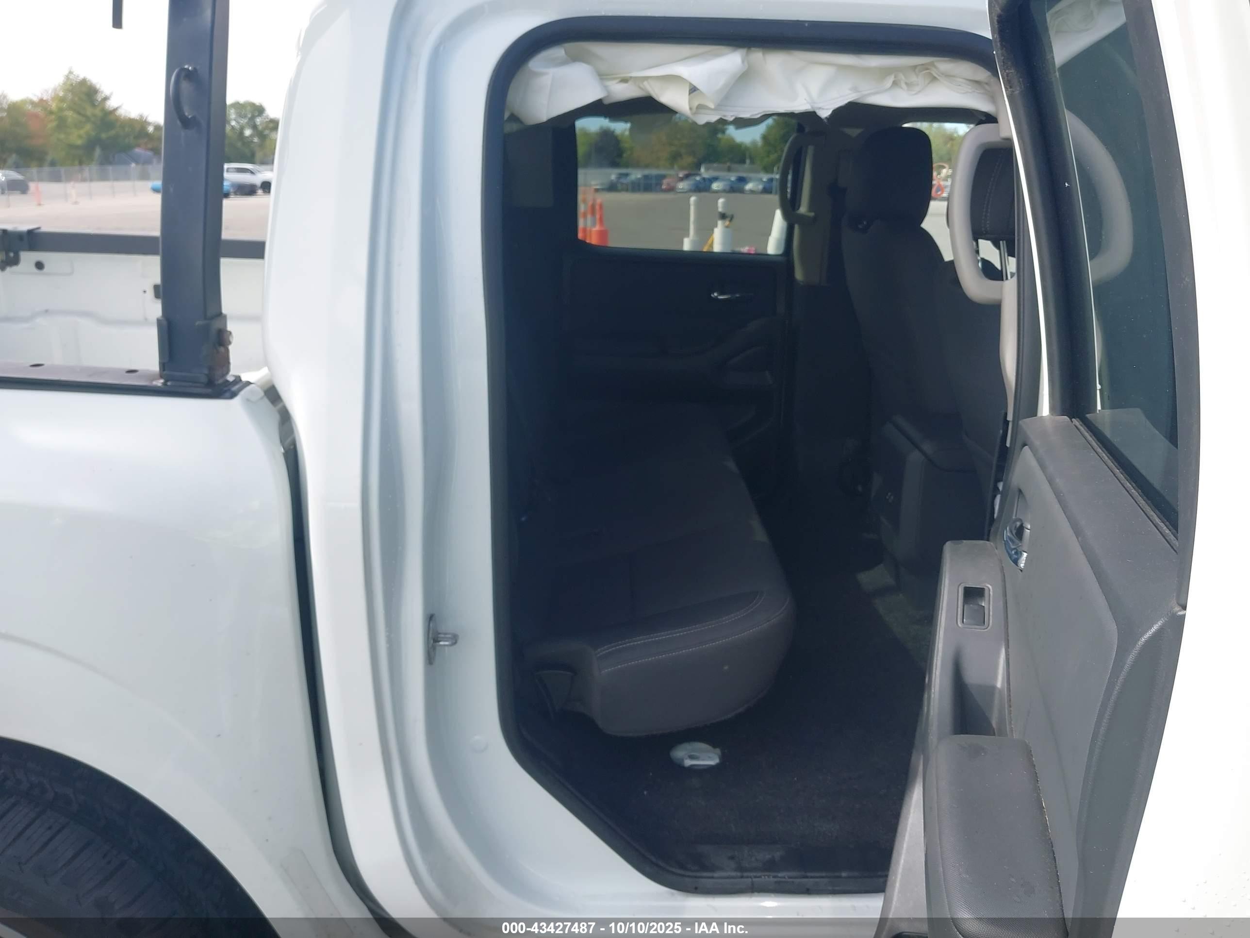 NISSAN FRONTIER image 8
