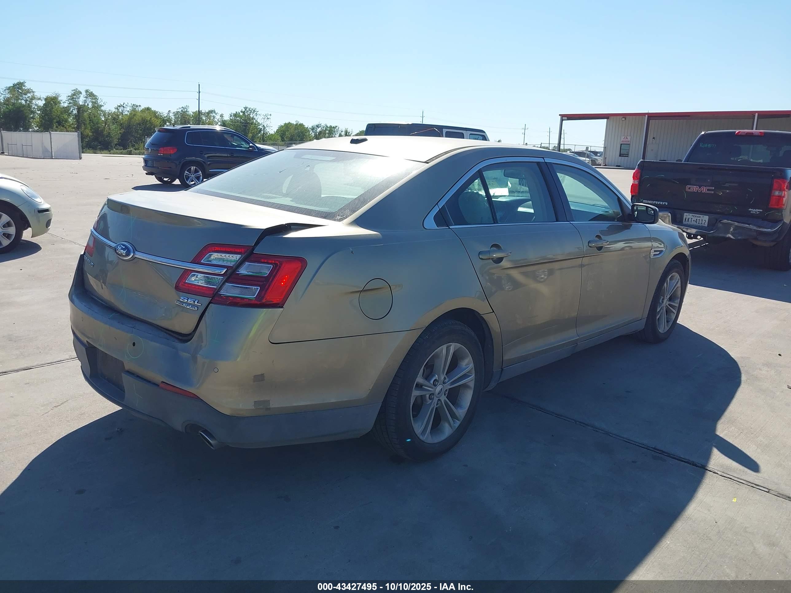 FORD TAURUS image 4