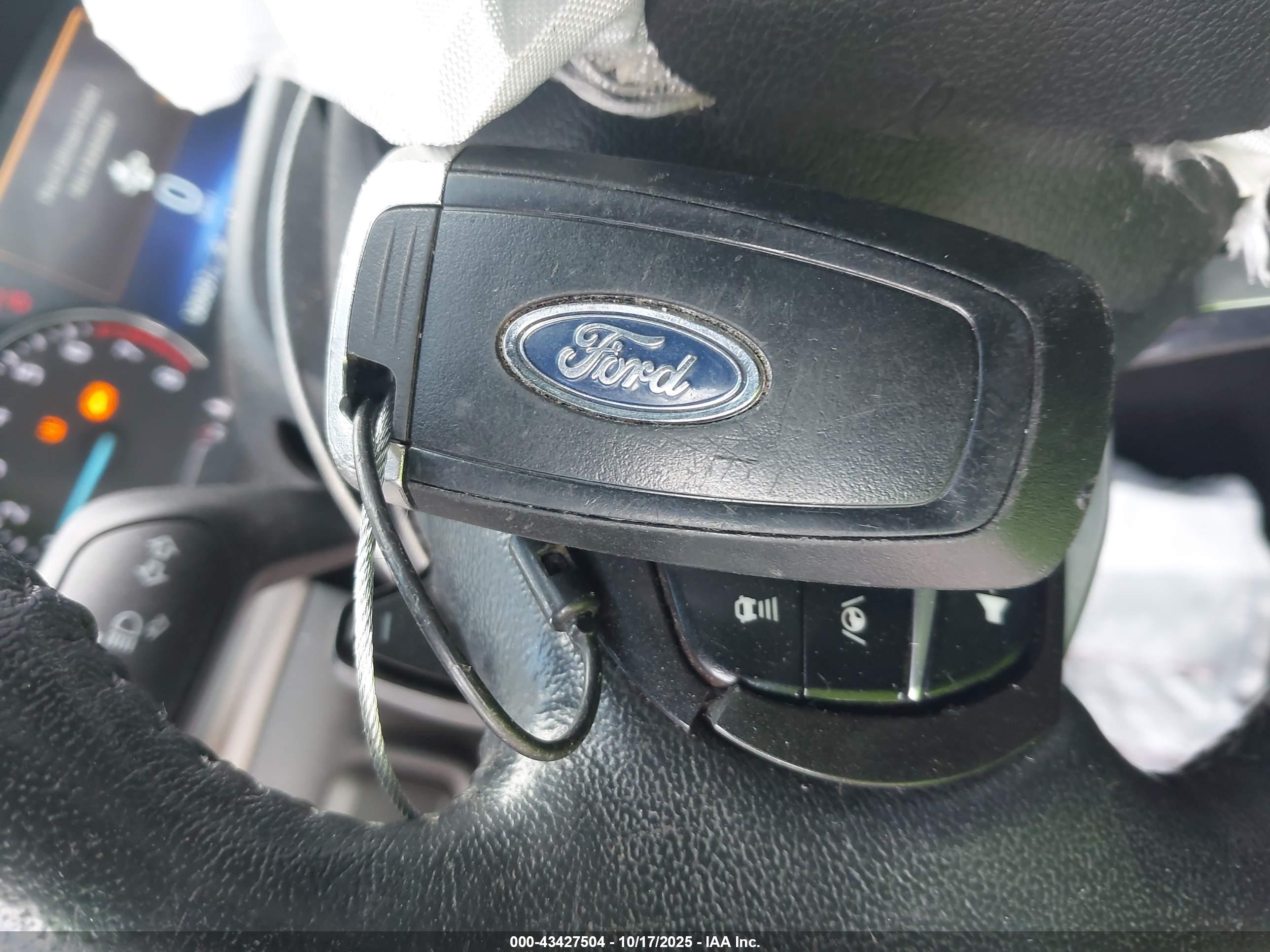 FORD EXPLORER image 11