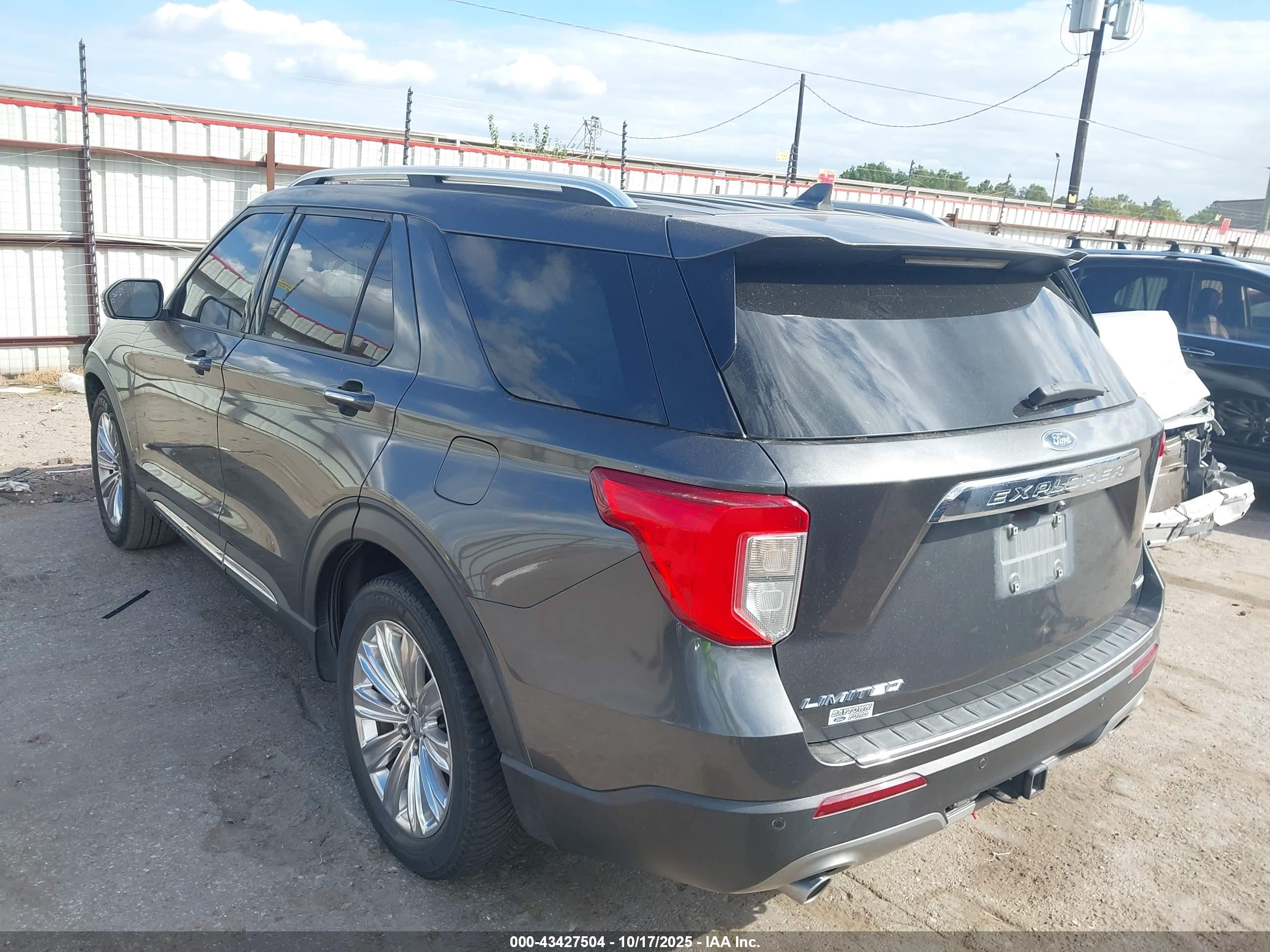 FORD EXPLORER image 3