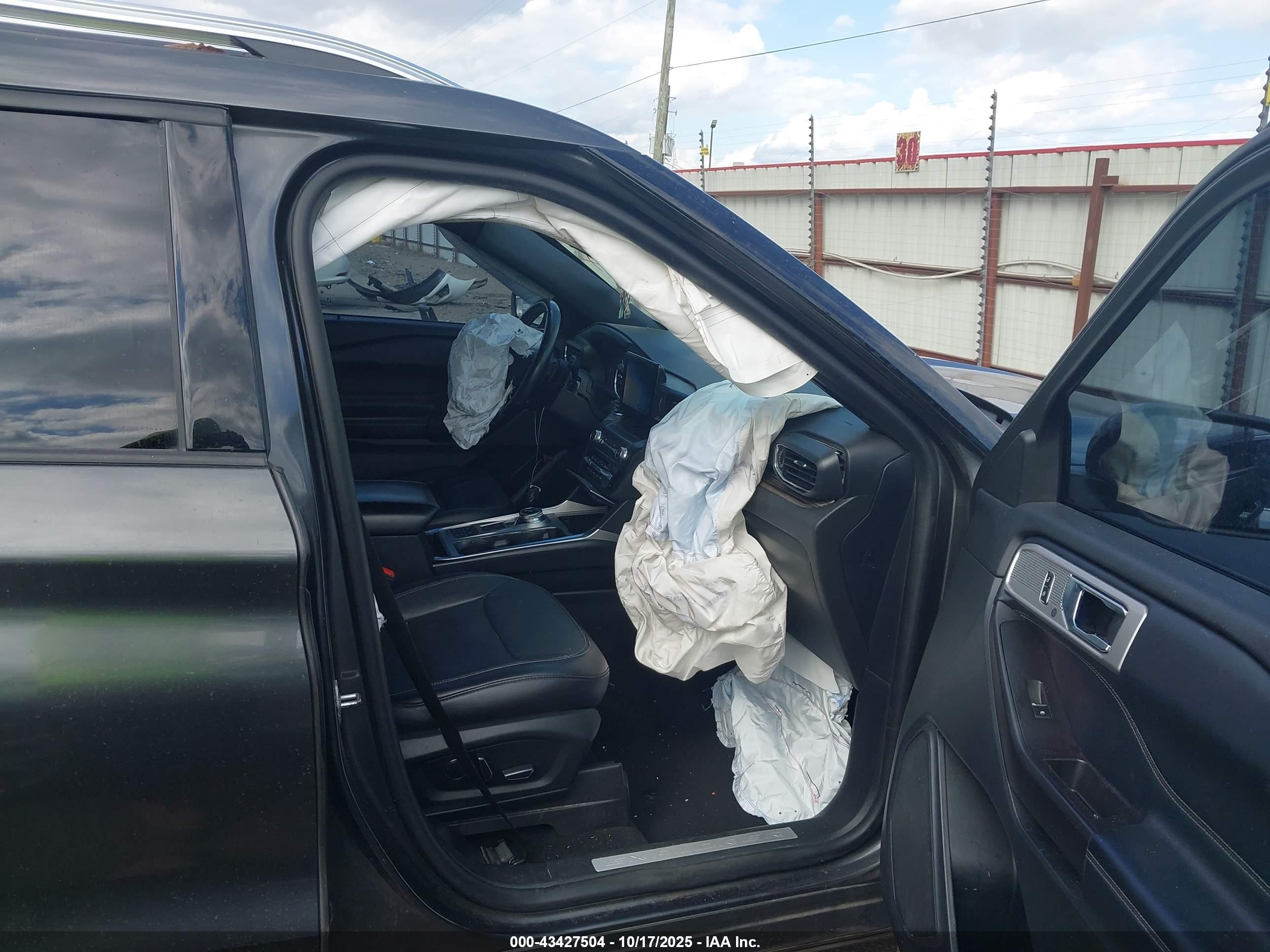 FORD EXPLORER image 5