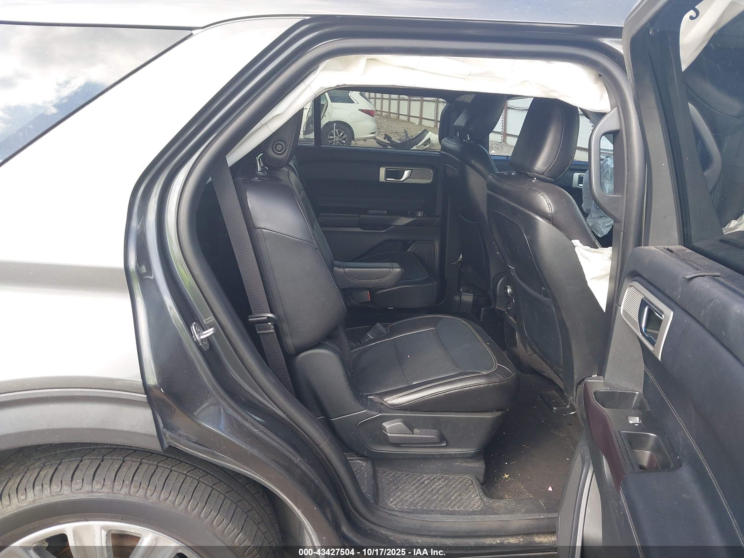 FORD EXPLORER image 8