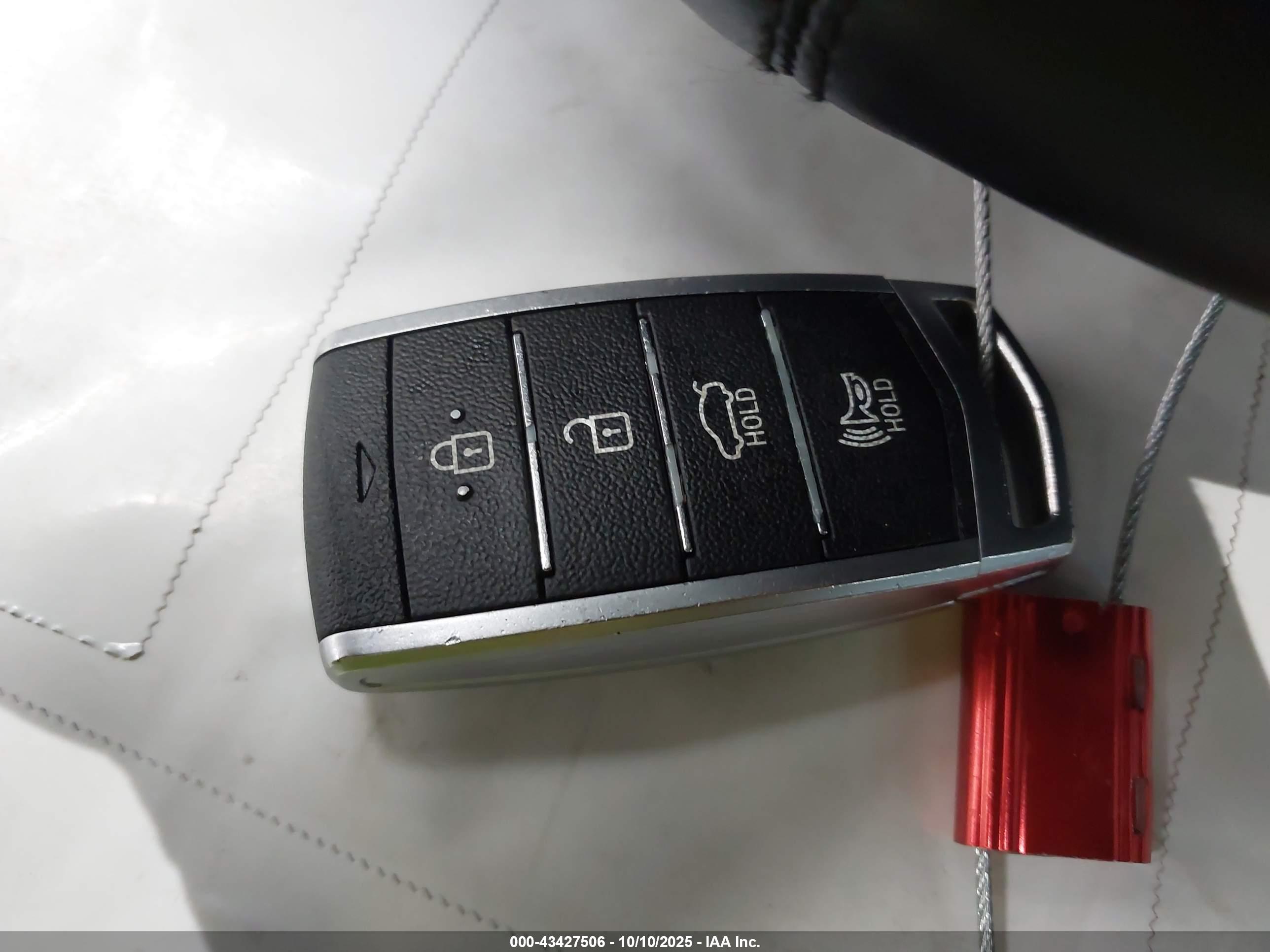 GENESIS G70 image 11