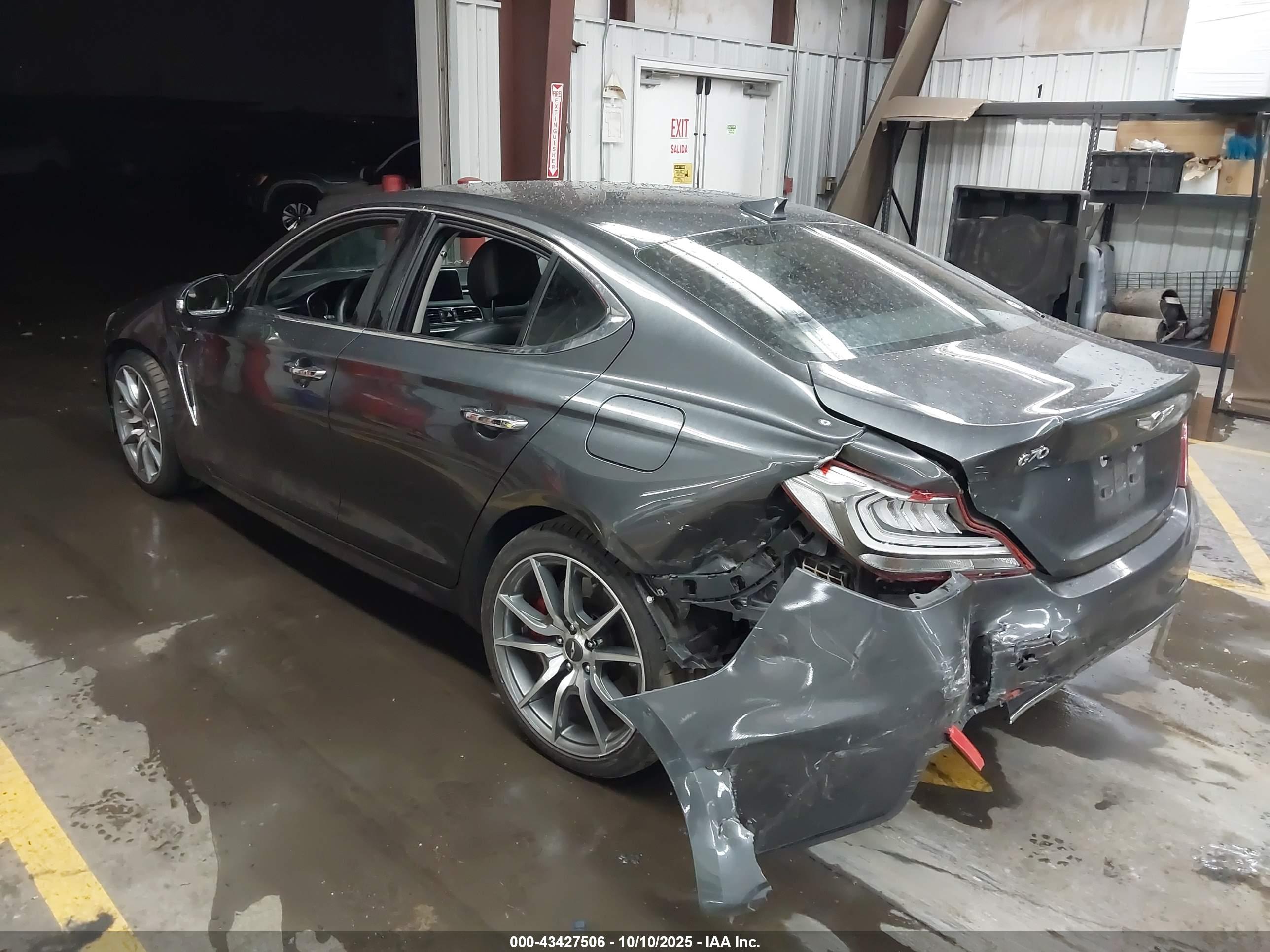 GENESIS G70 image 3
