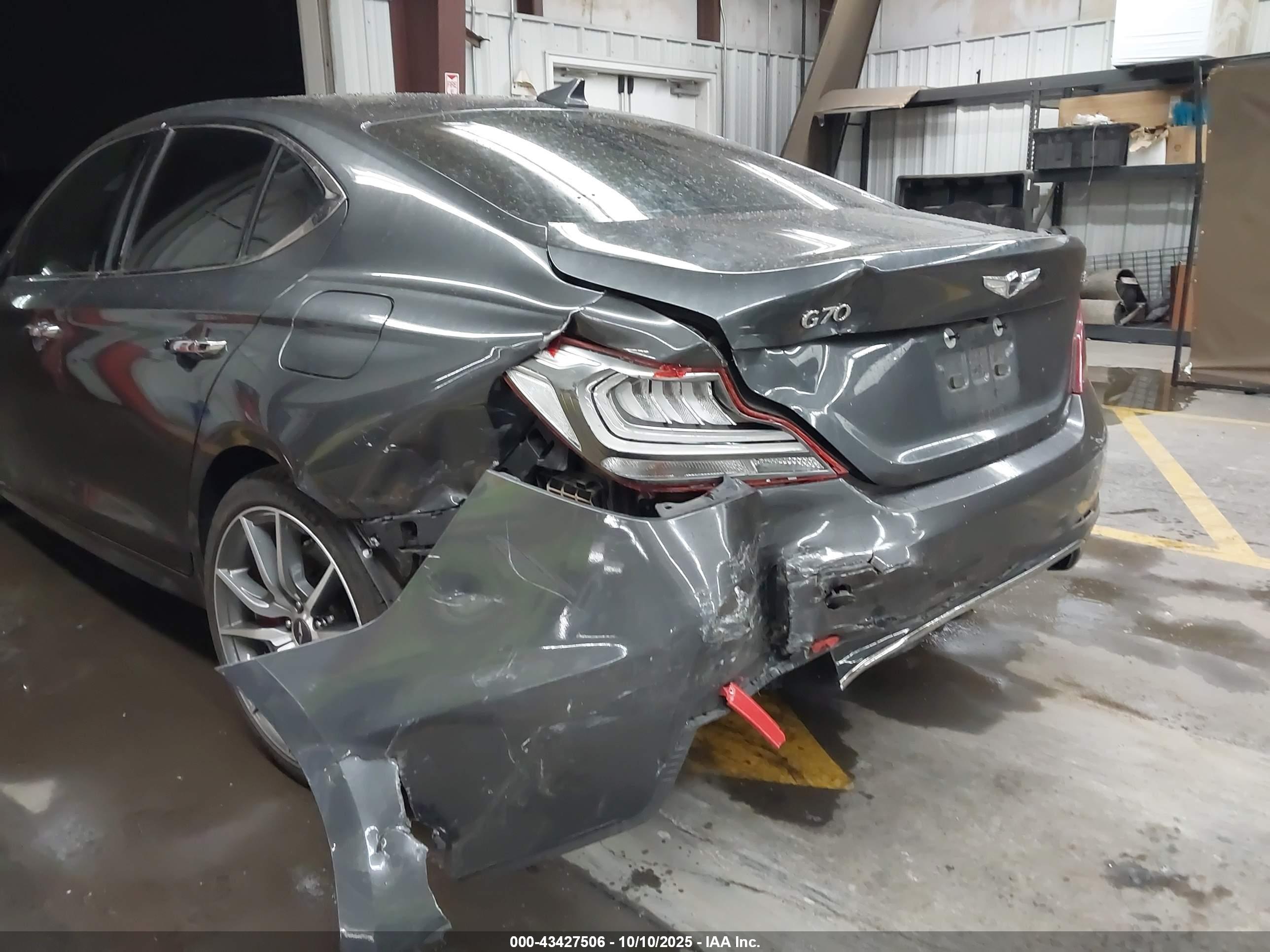 GENESIS G70 image 6