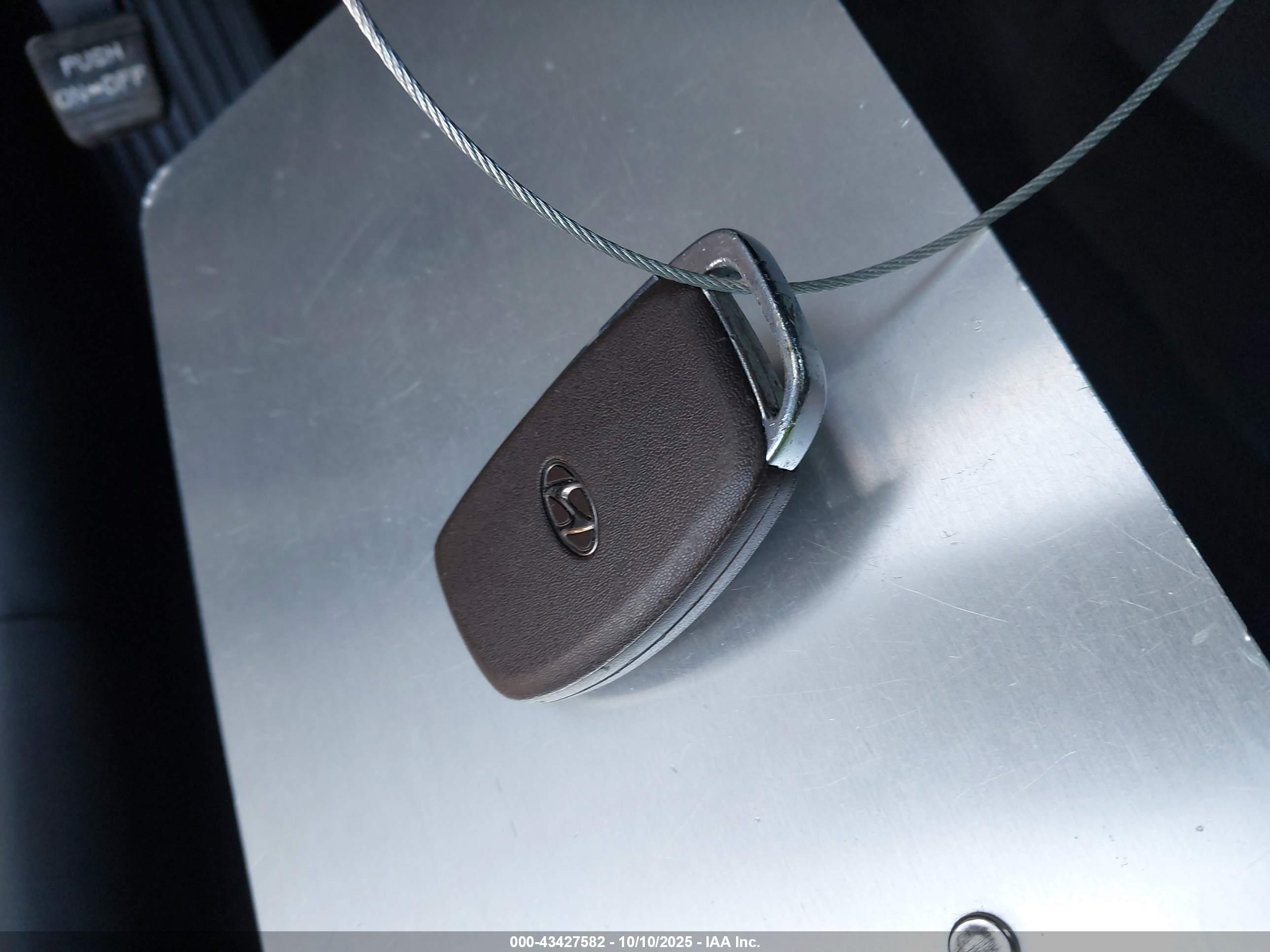 HYUNDAI IONIQ image 11