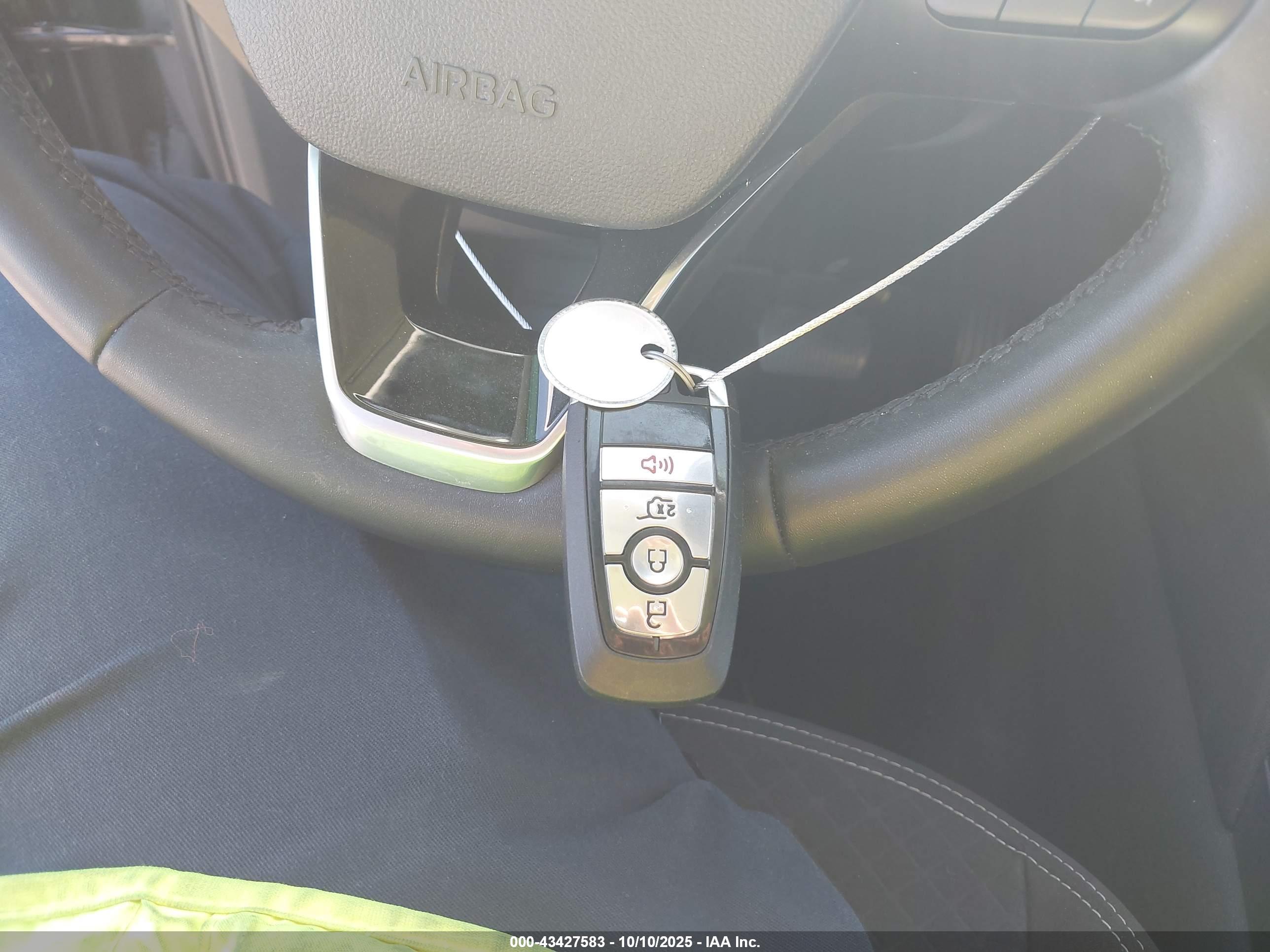 FORD ESCAPE image 11