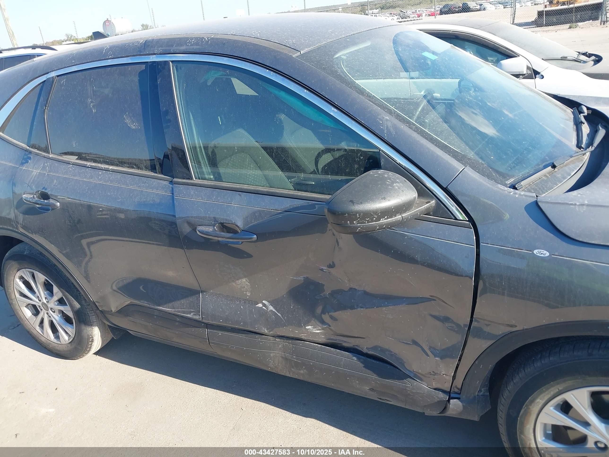 FORD ESCAPE image 6