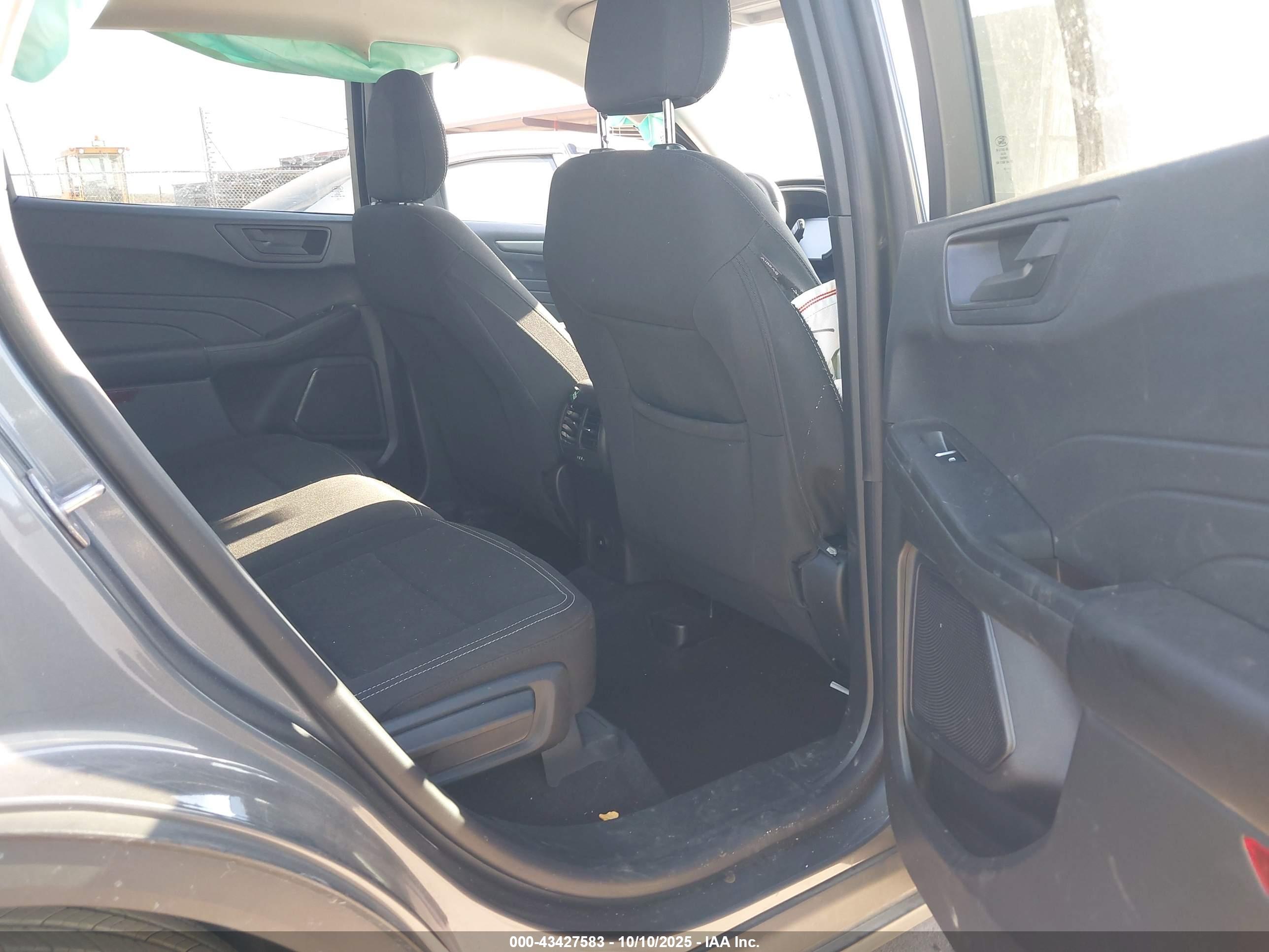FORD ESCAPE image 8