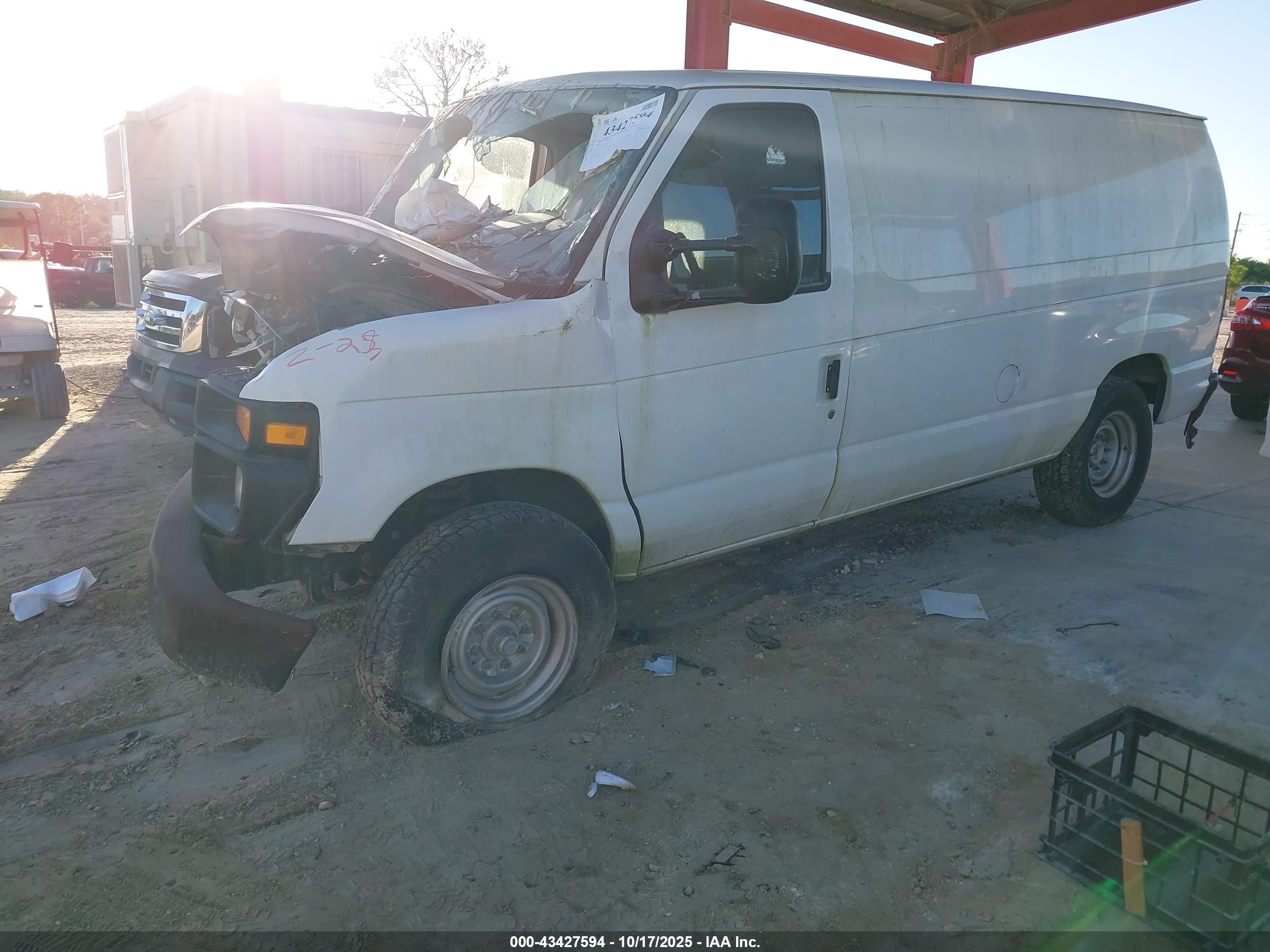 FORD E-250 image 2