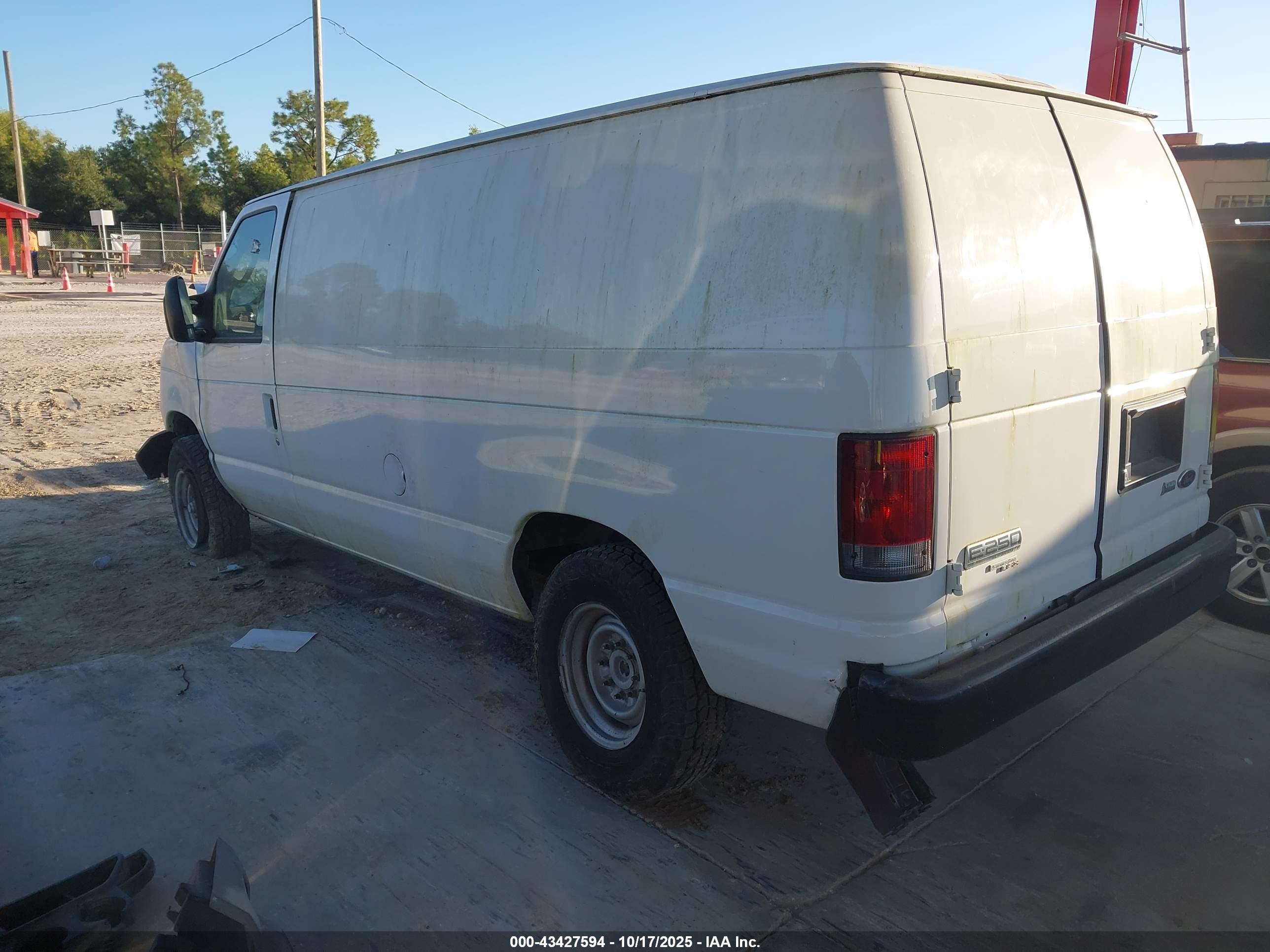 FORD E-250 image 3