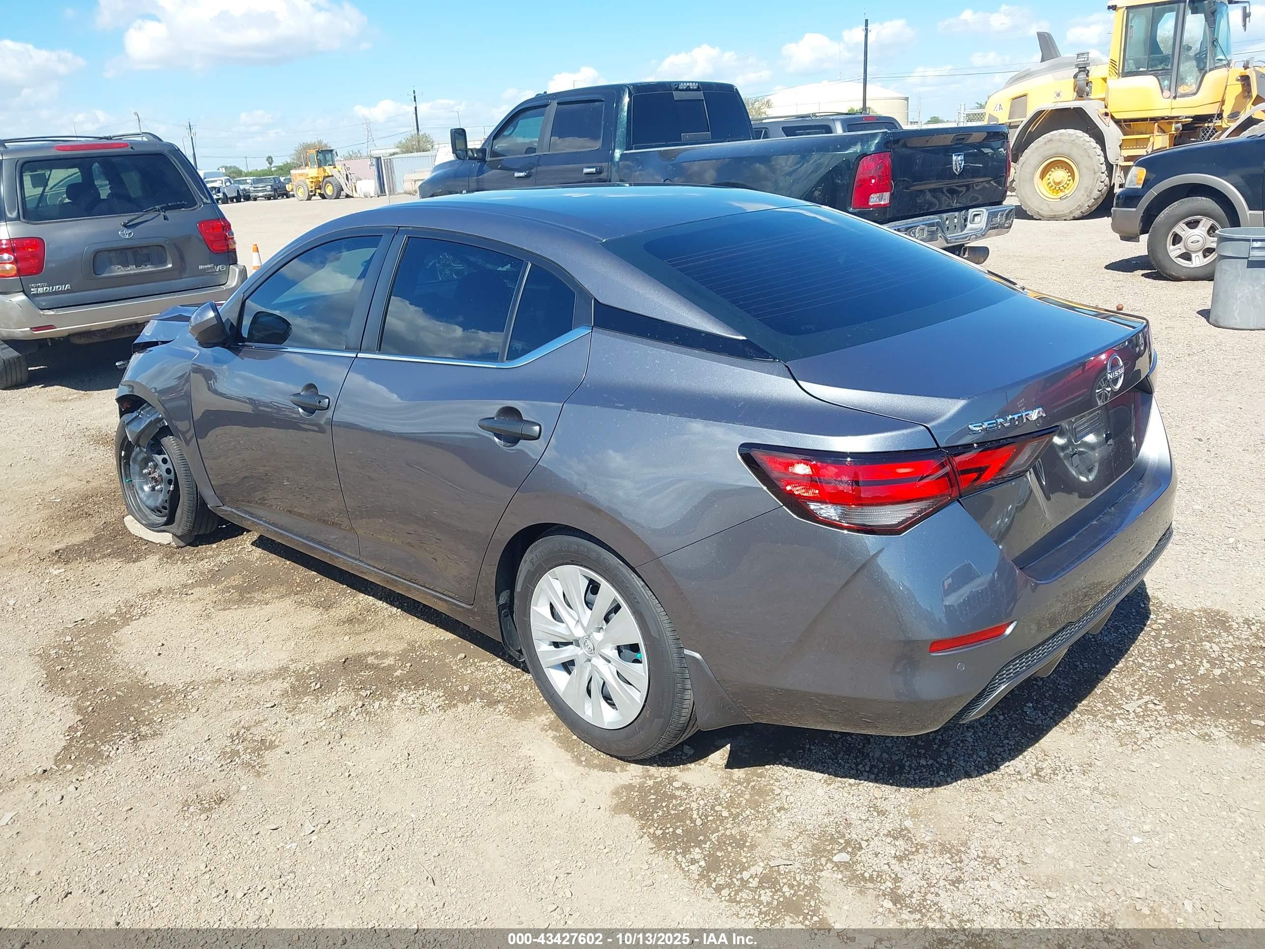 NISSAN SENTRA image 3