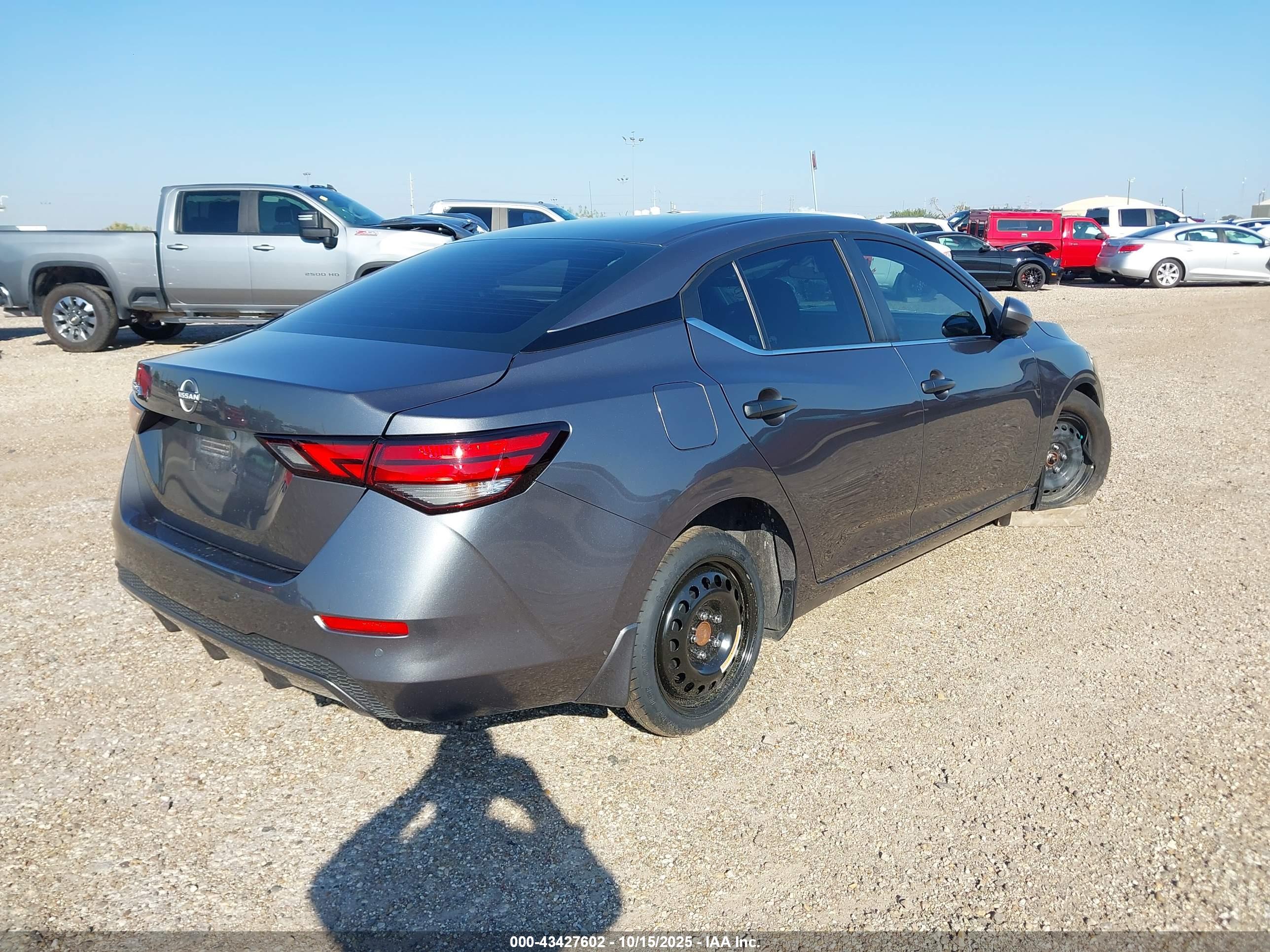 NISSAN SENTRA image 4