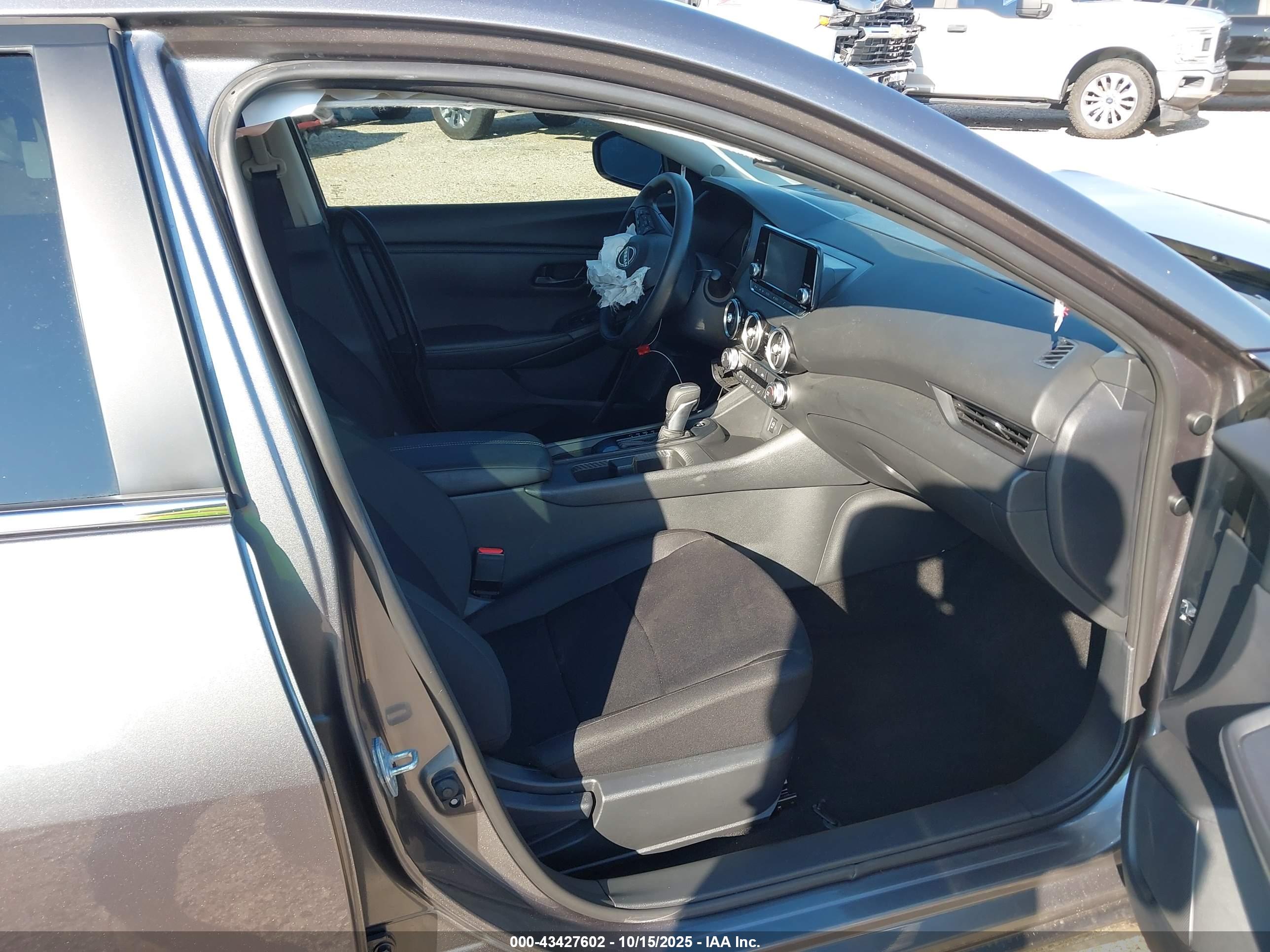 NISSAN SENTRA image 5