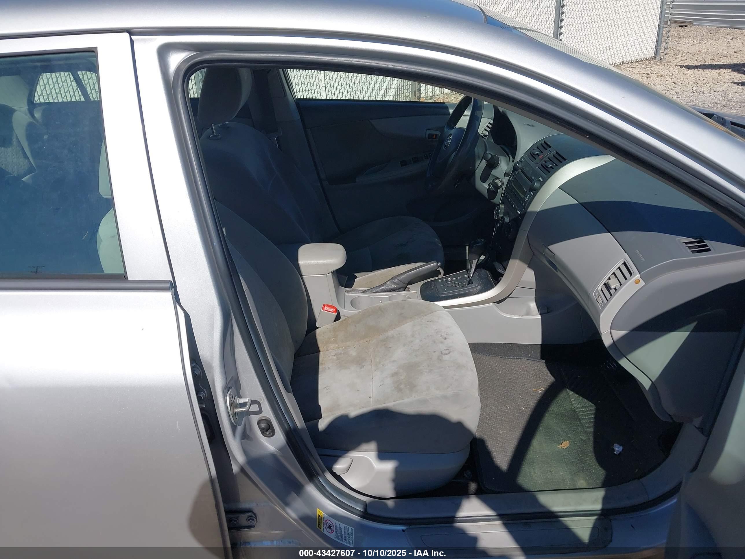 TOYOTA COROLLA image 5