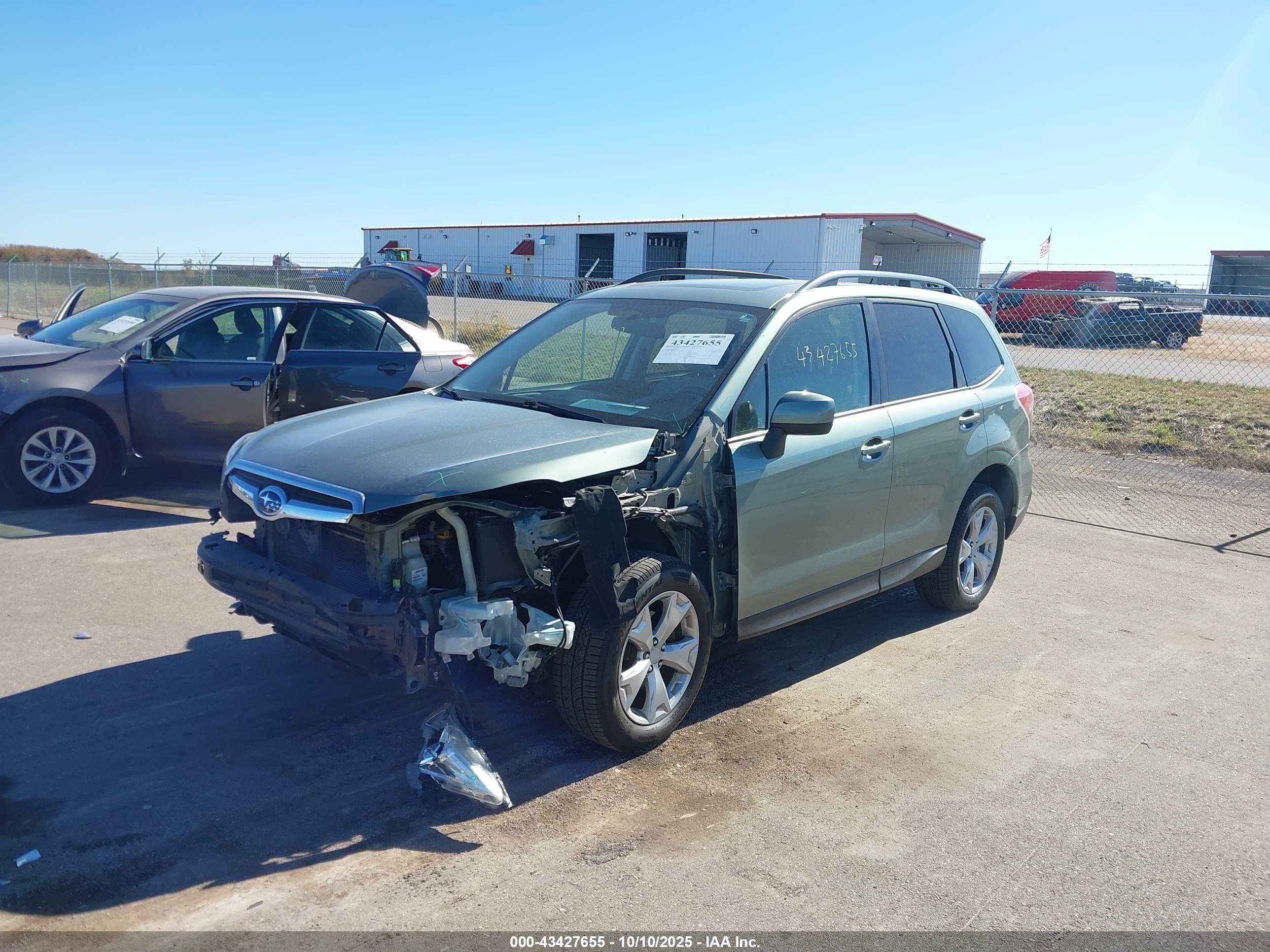 SUBARU FORESTER image 2
