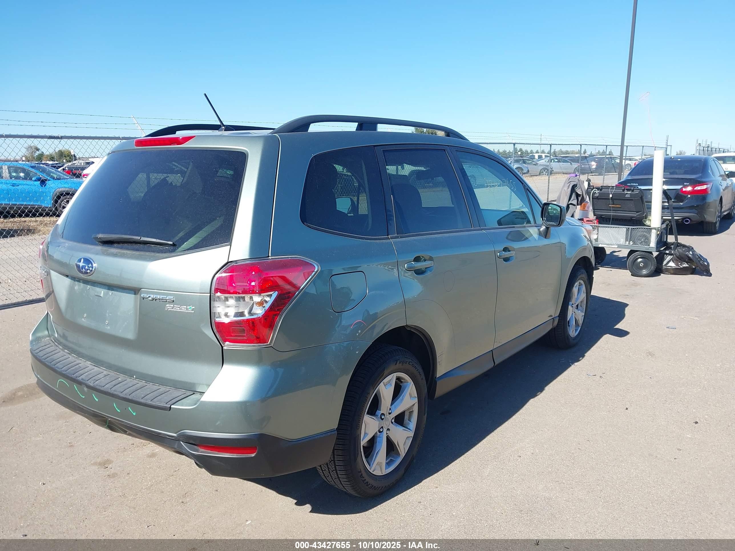 SUBARU FORESTER image 4