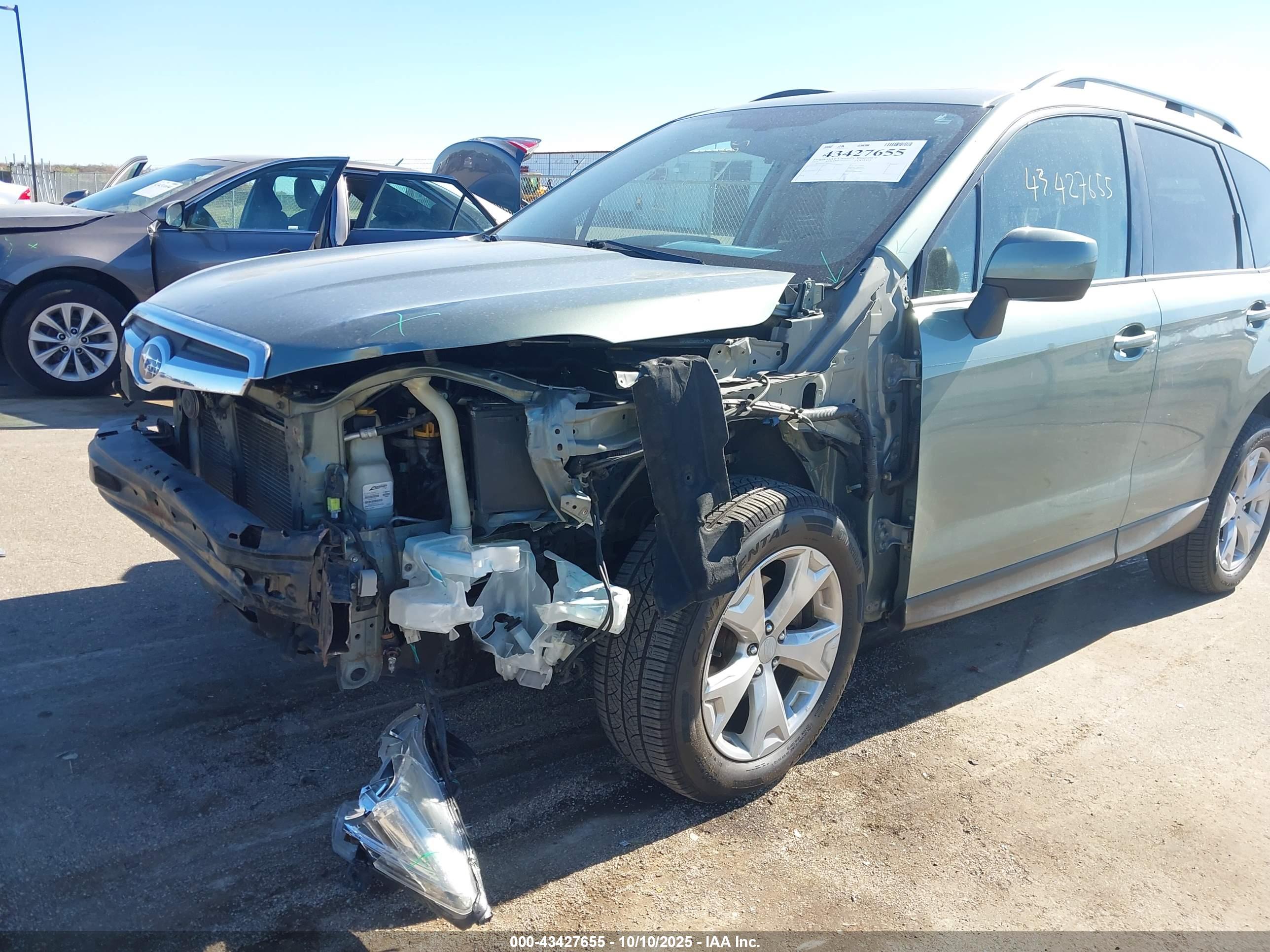SUBARU FORESTER image 6