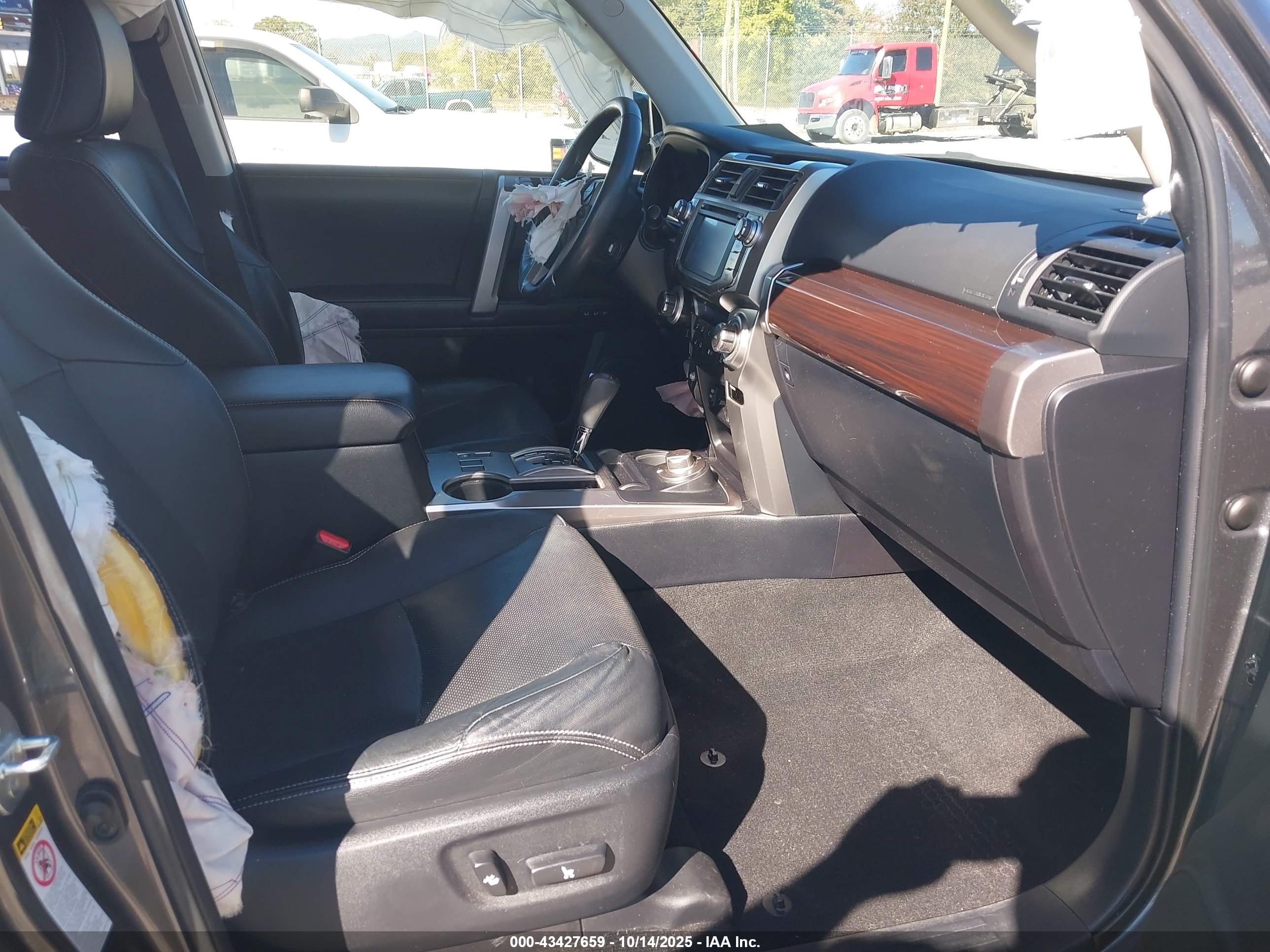 TOYOTA 4RUNNER image 5