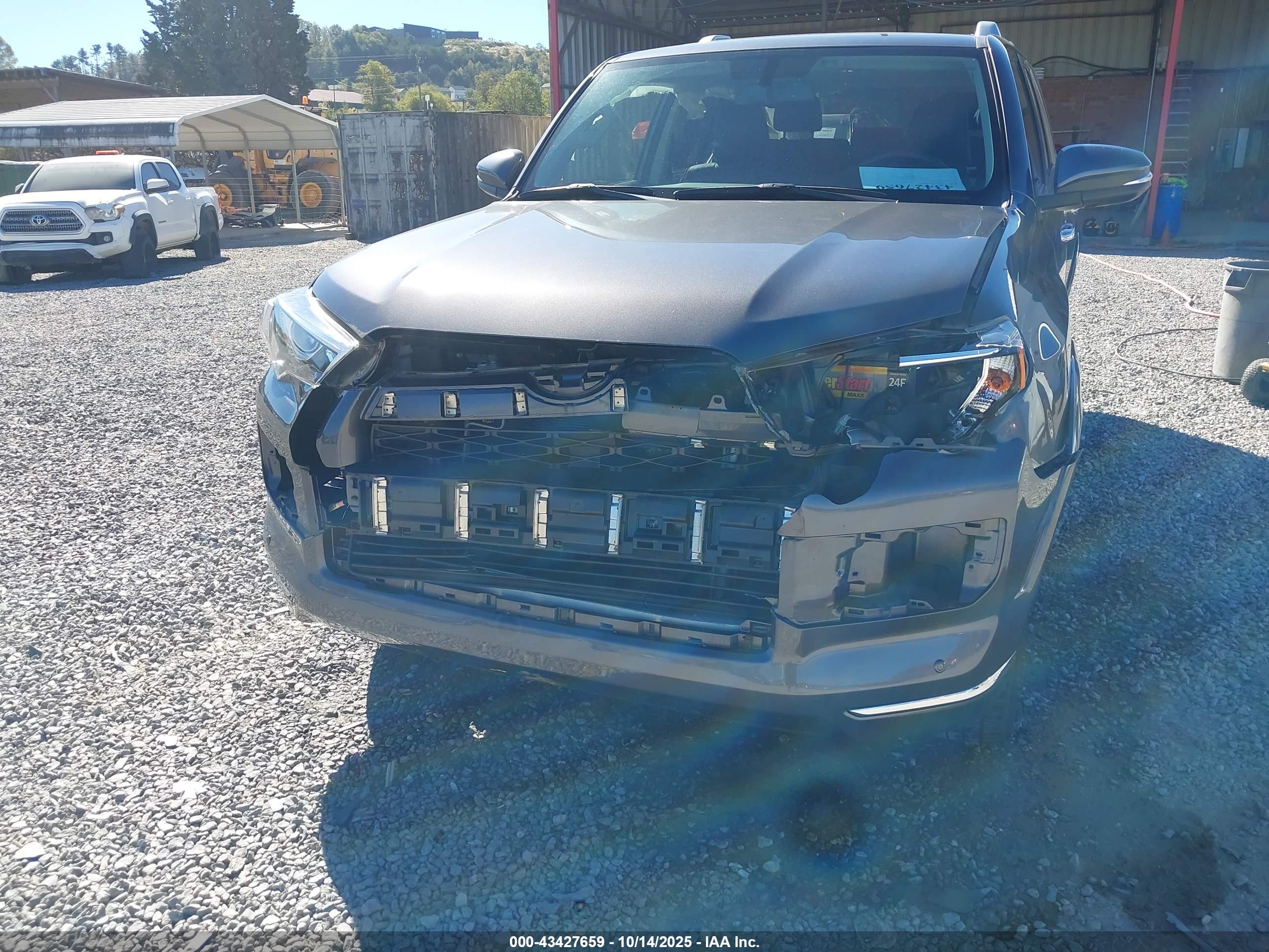 TOYOTA 4RUNNER image 6