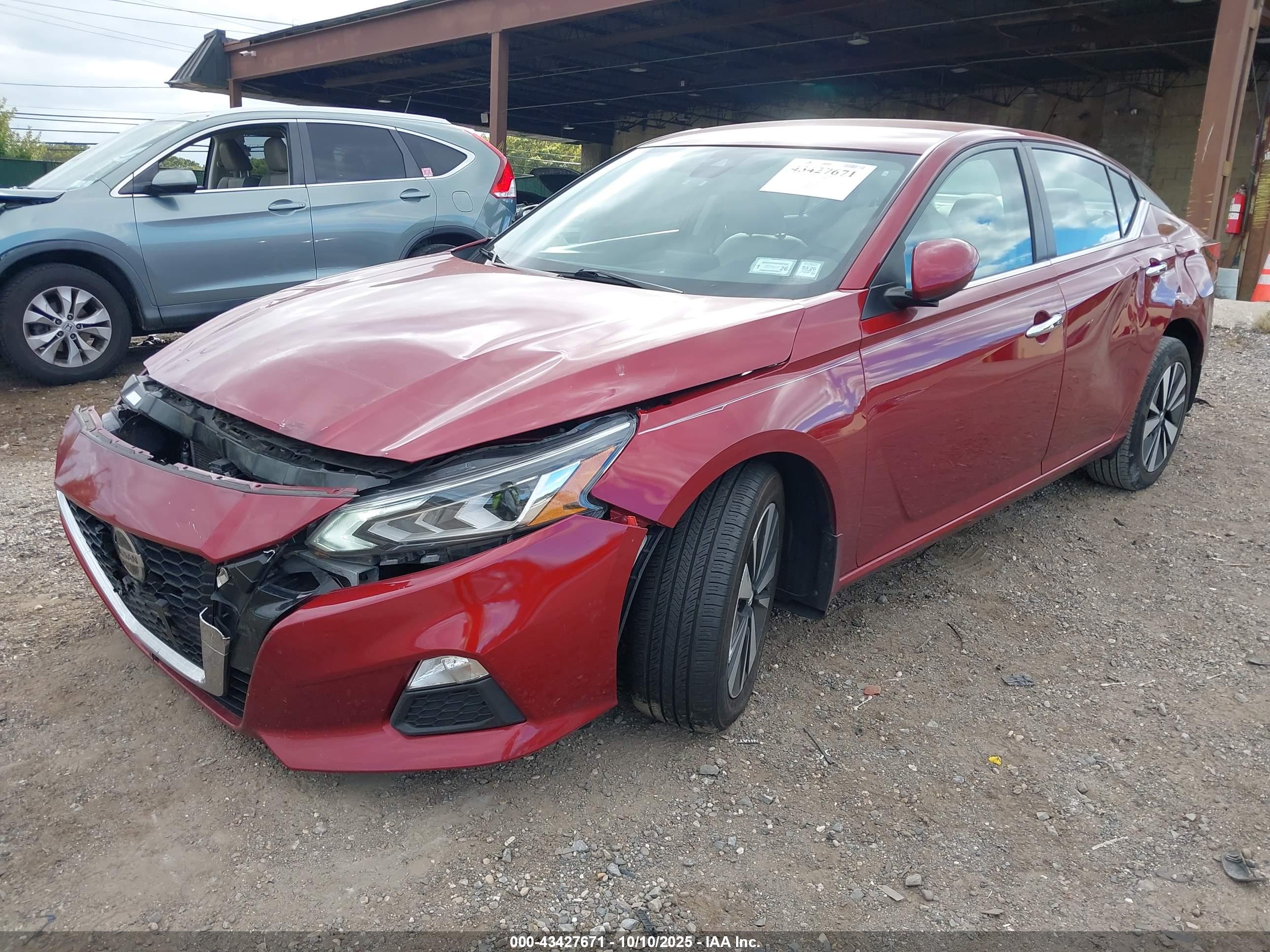 NISSAN ALTIMA image 2