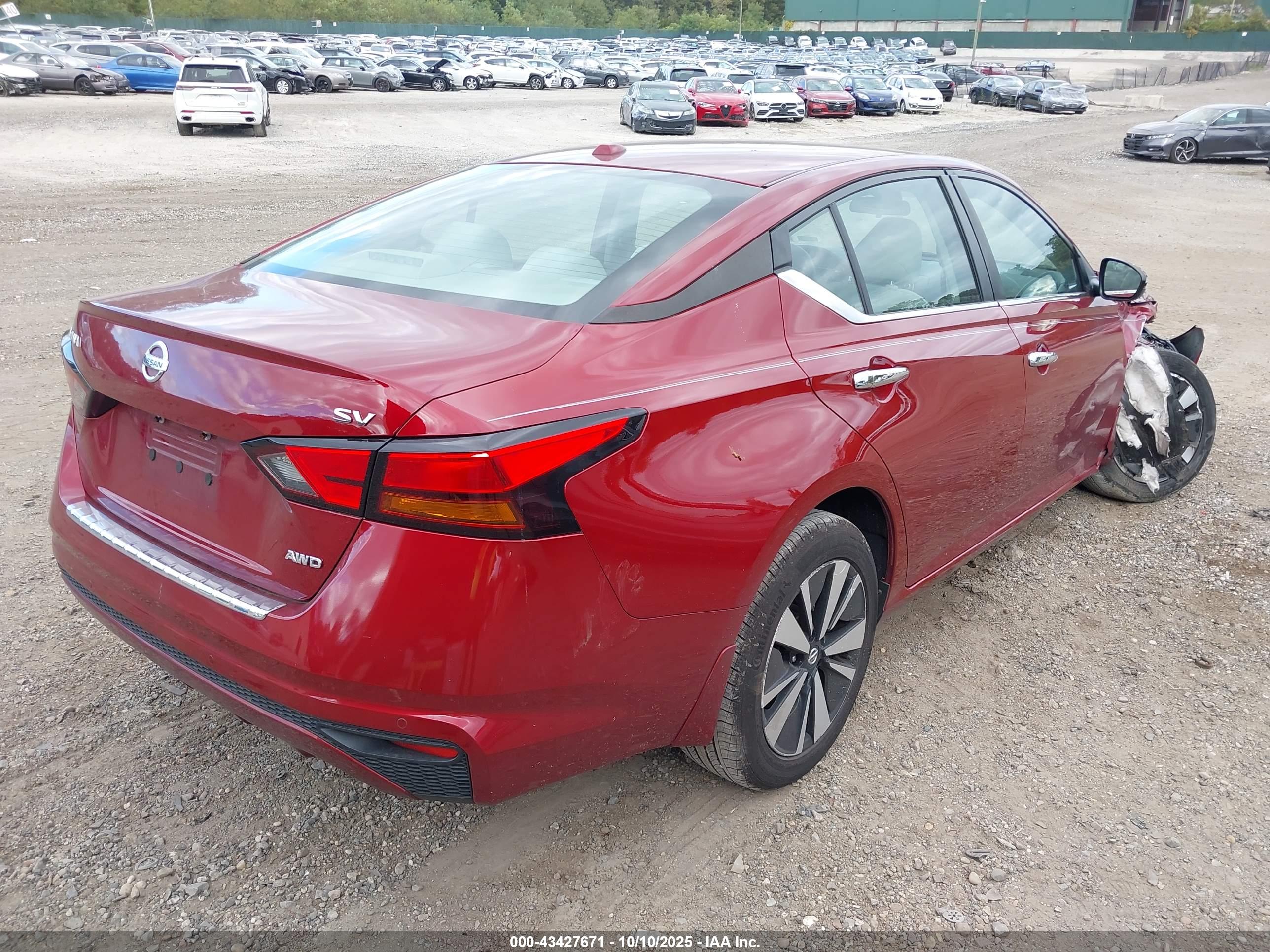 NISSAN ALTIMA image 4