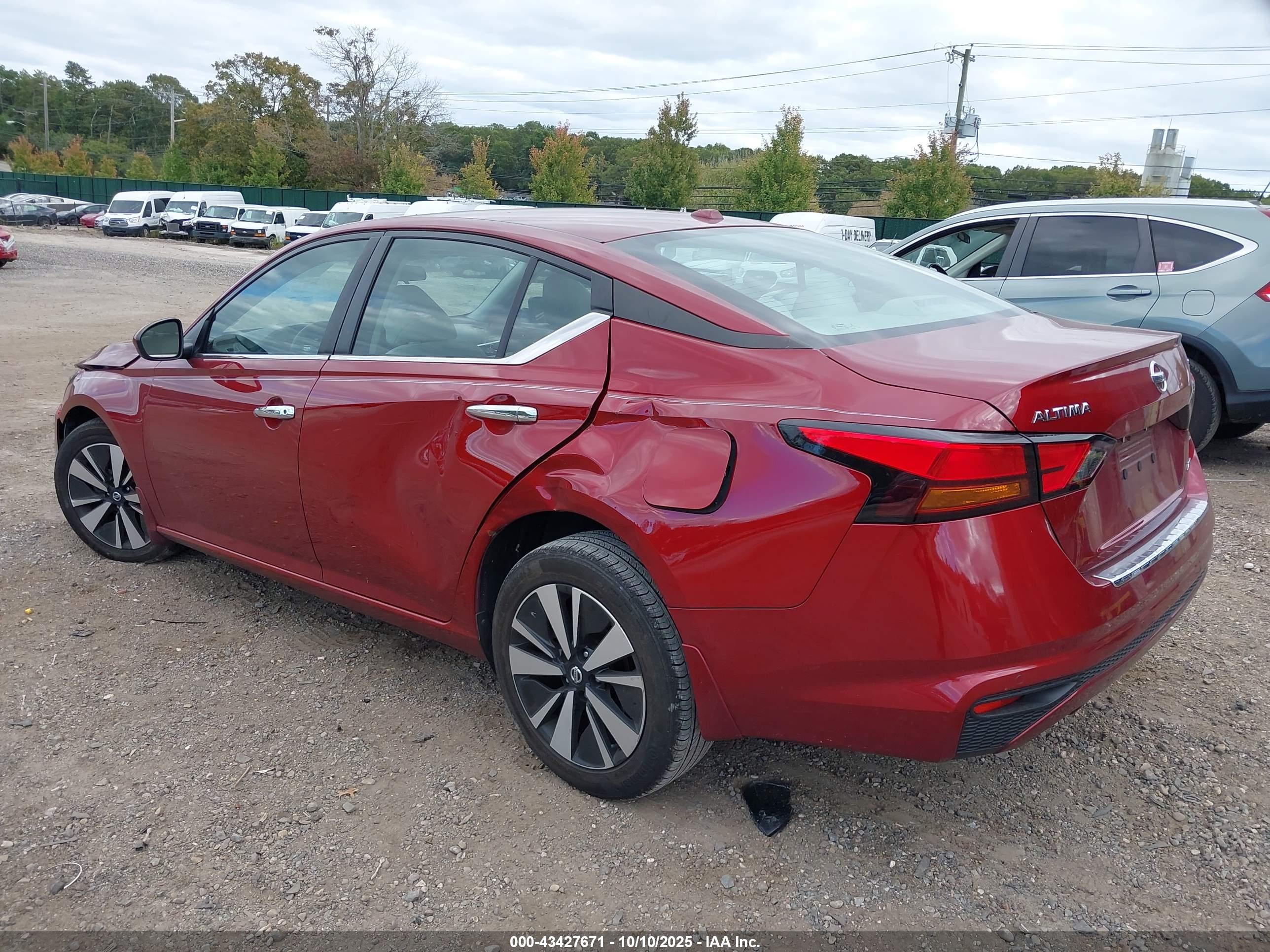NISSAN ALTIMA image 6