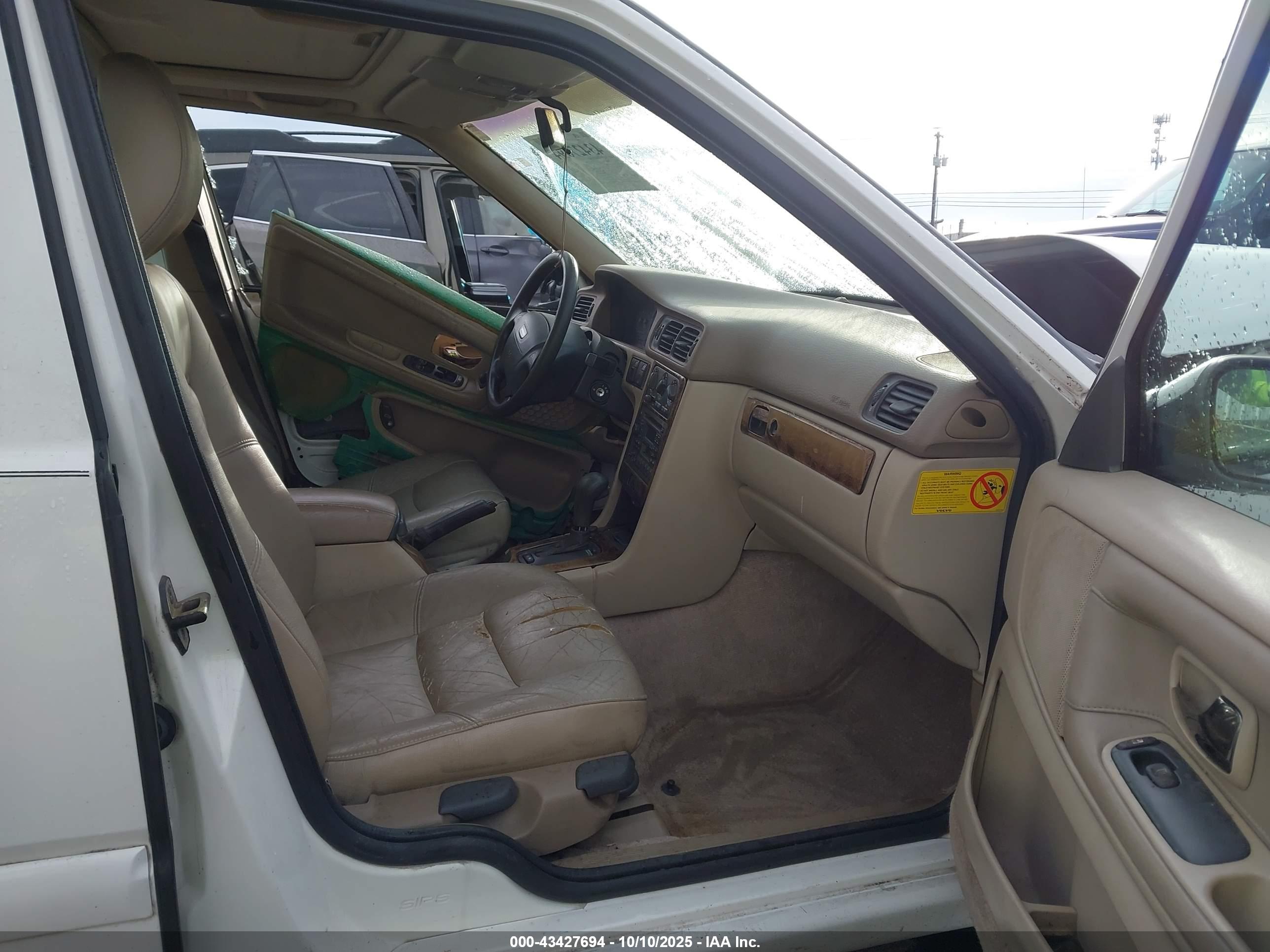VOLVO S70 image 5