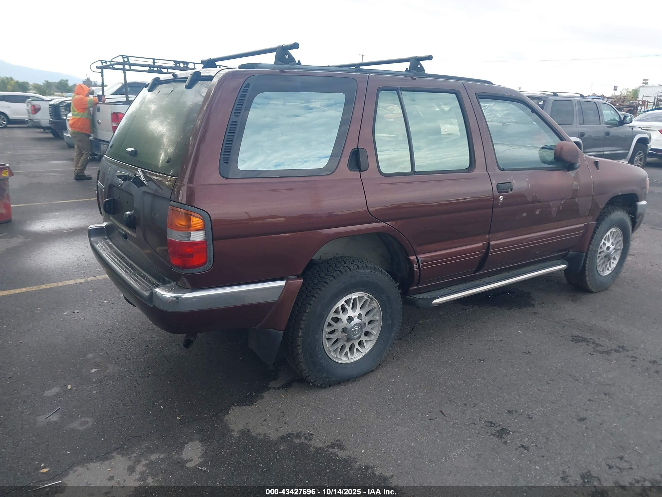 NISSAN PATHFINDER image 4