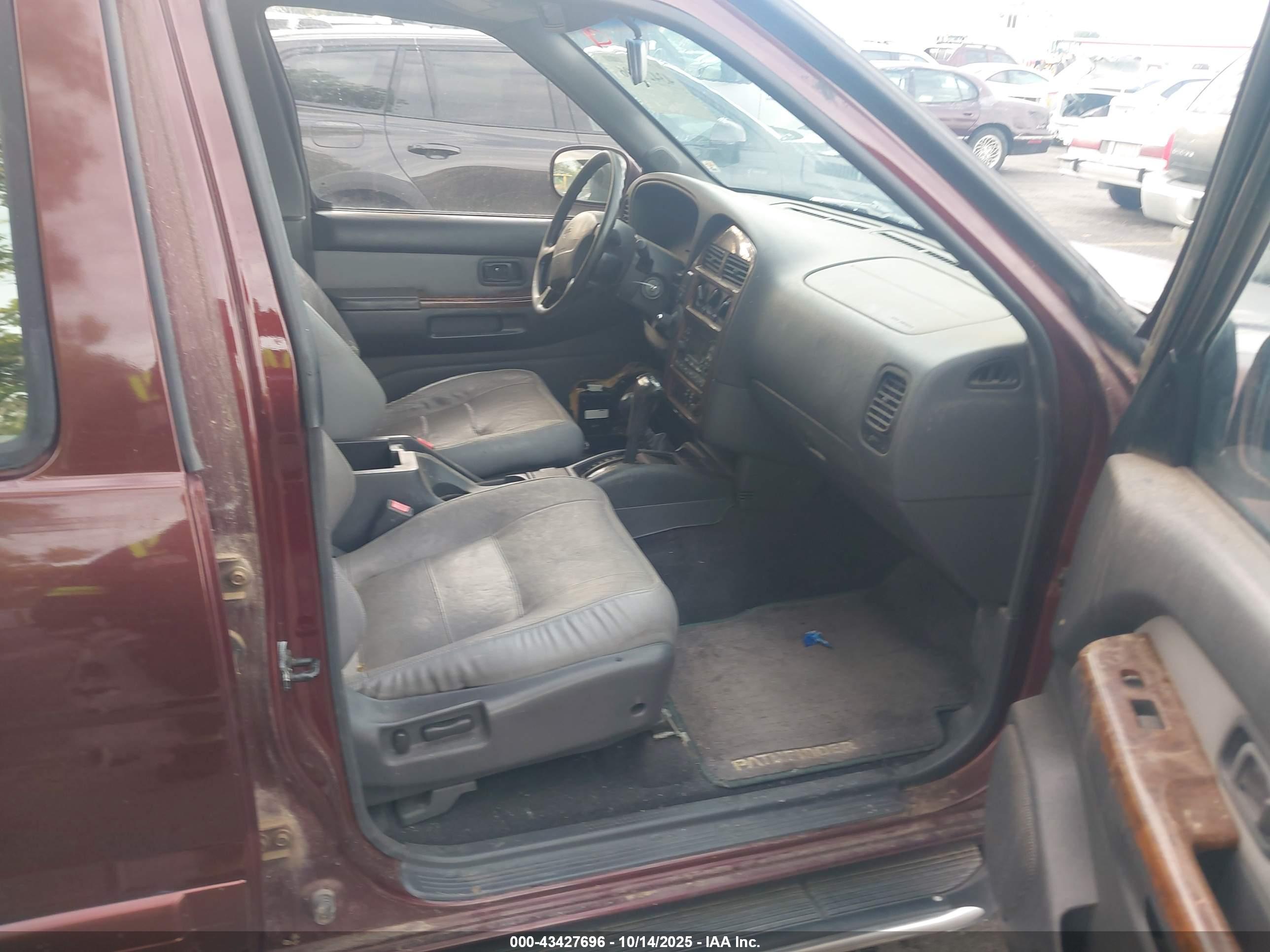NISSAN PATHFINDER image 5