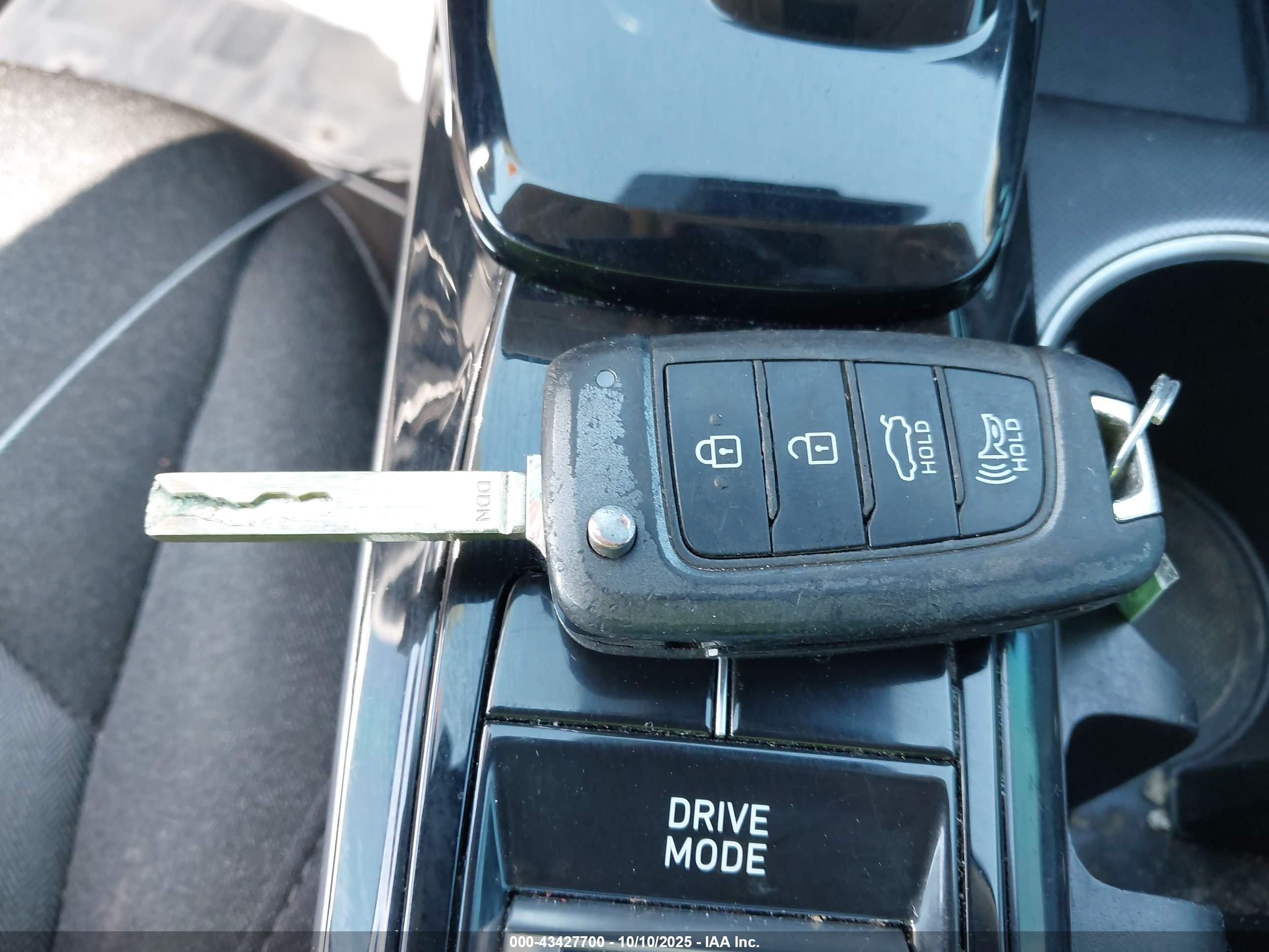 HYUNDAI SONATA image 11