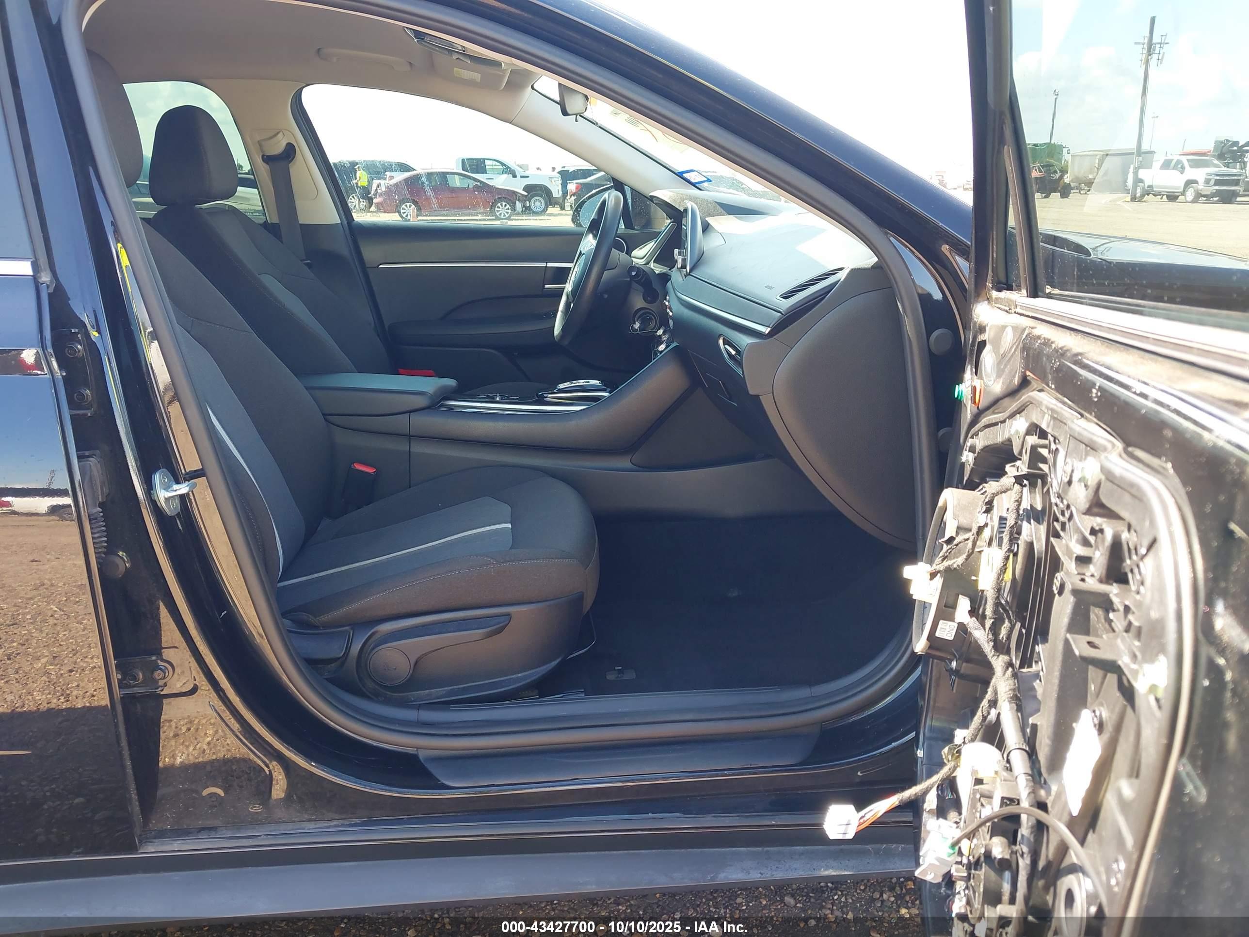 HYUNDAI SONATA image 5