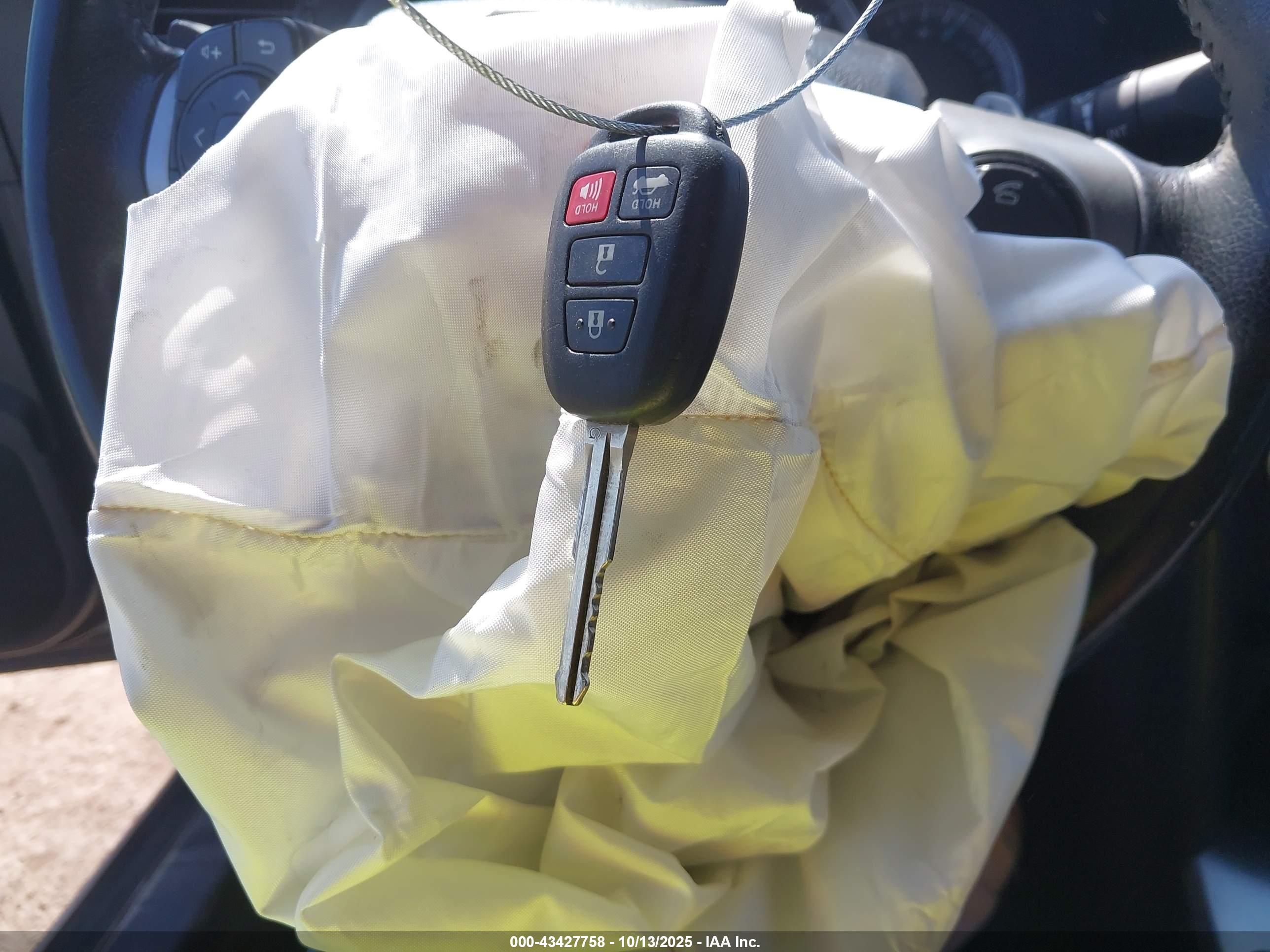 TOYOTA CAMRY image 11