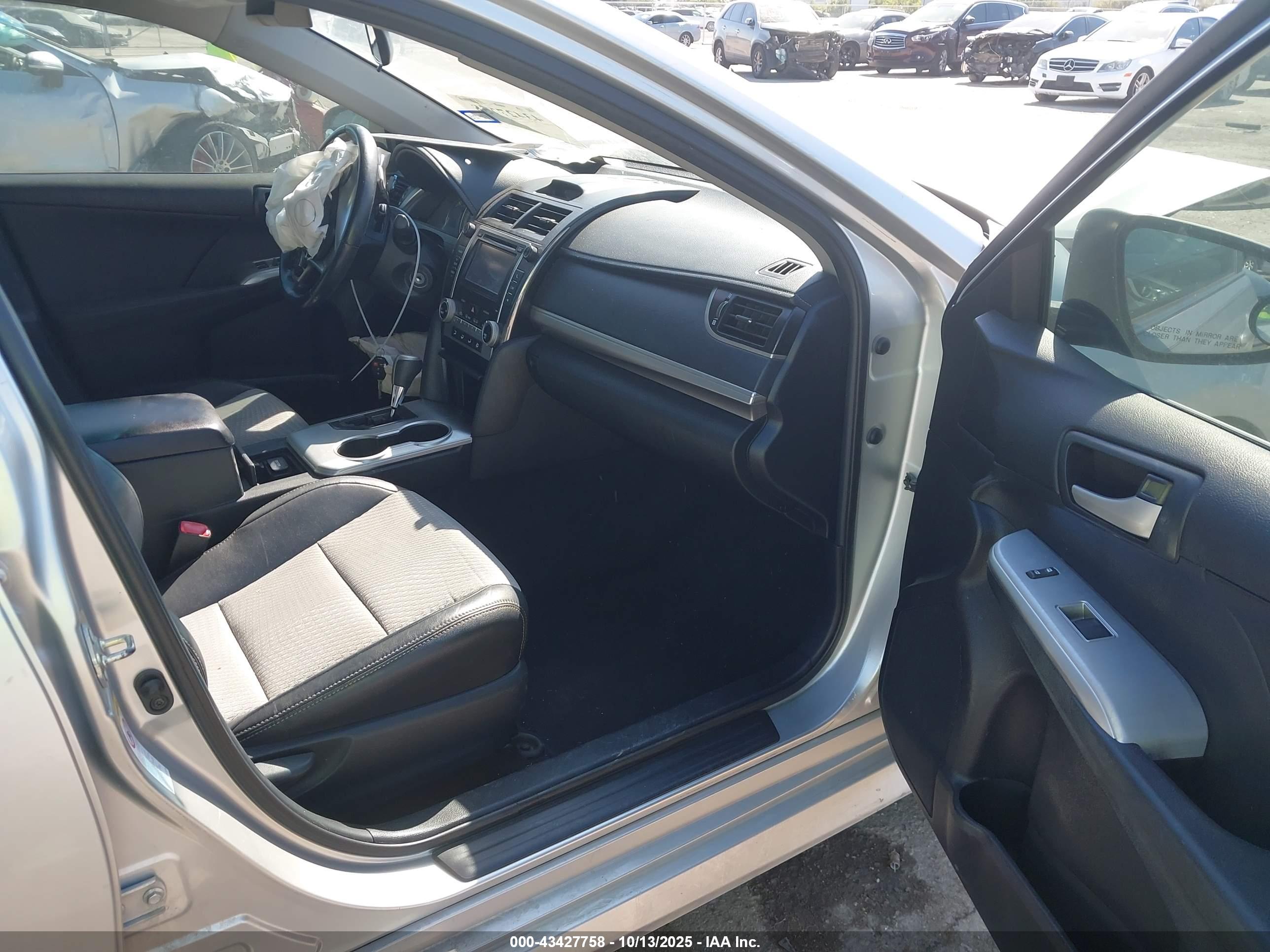 TOYOTA CAMRY image 5