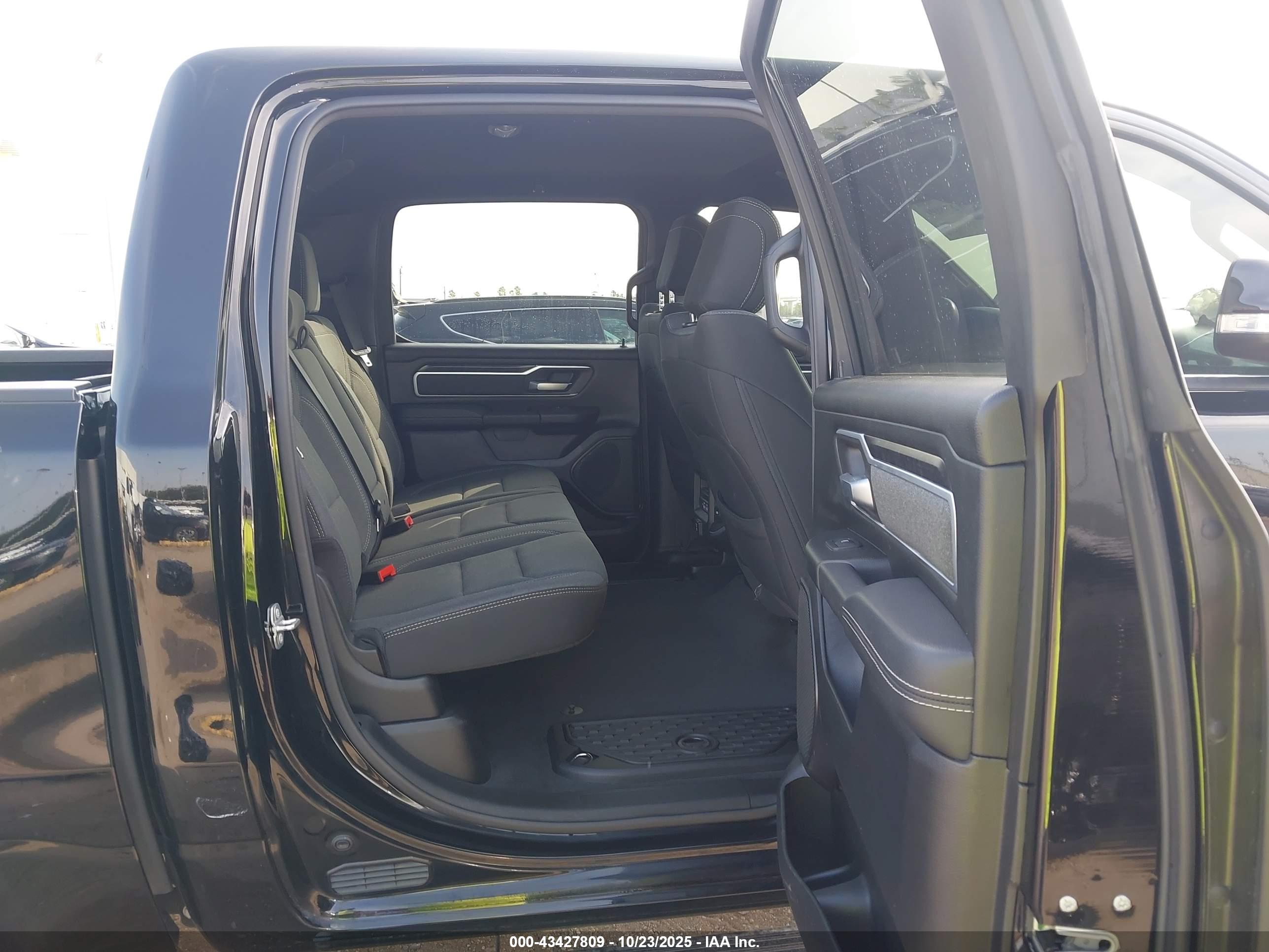 RAM 1500 image 8