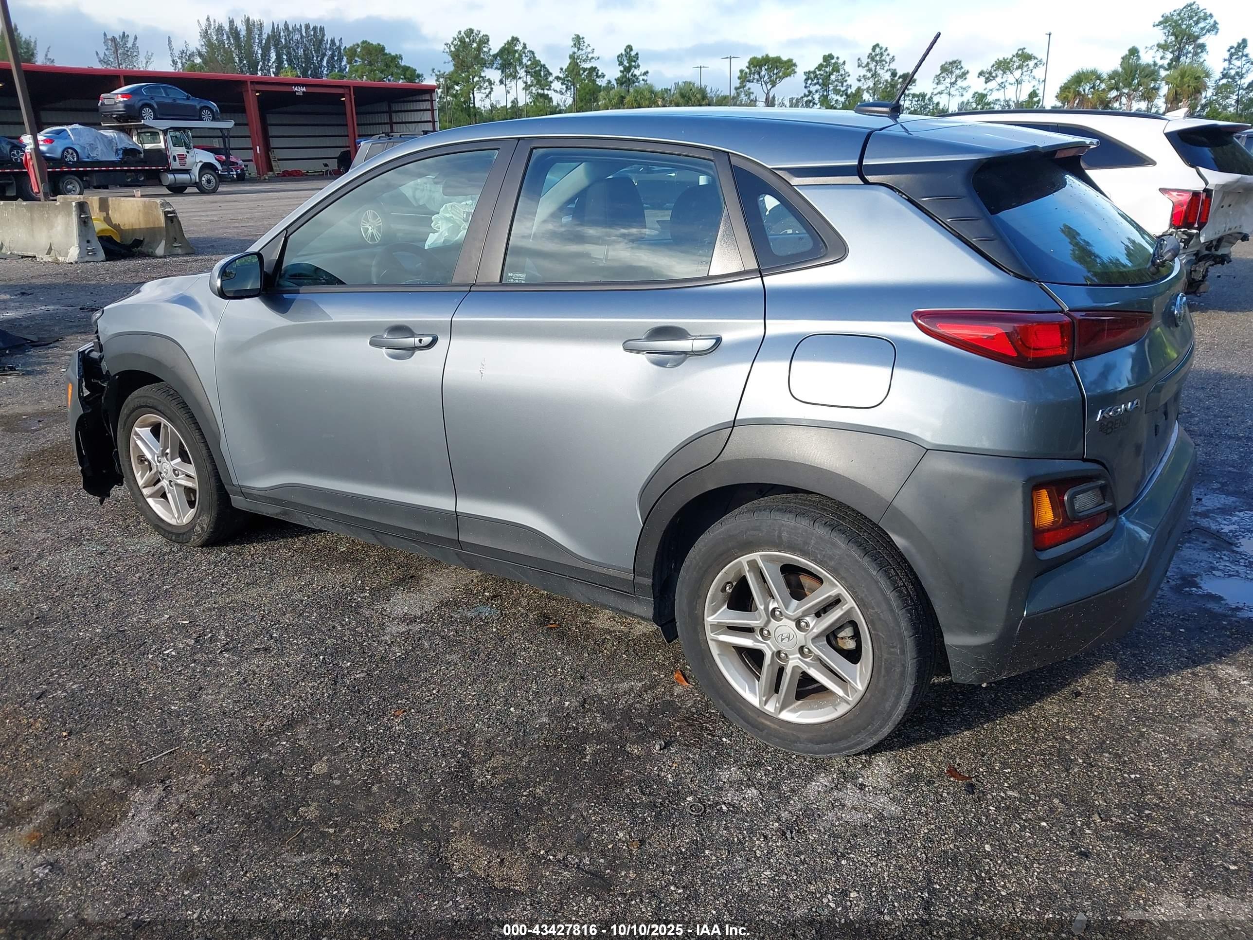 HYUNDAI KONA image 3