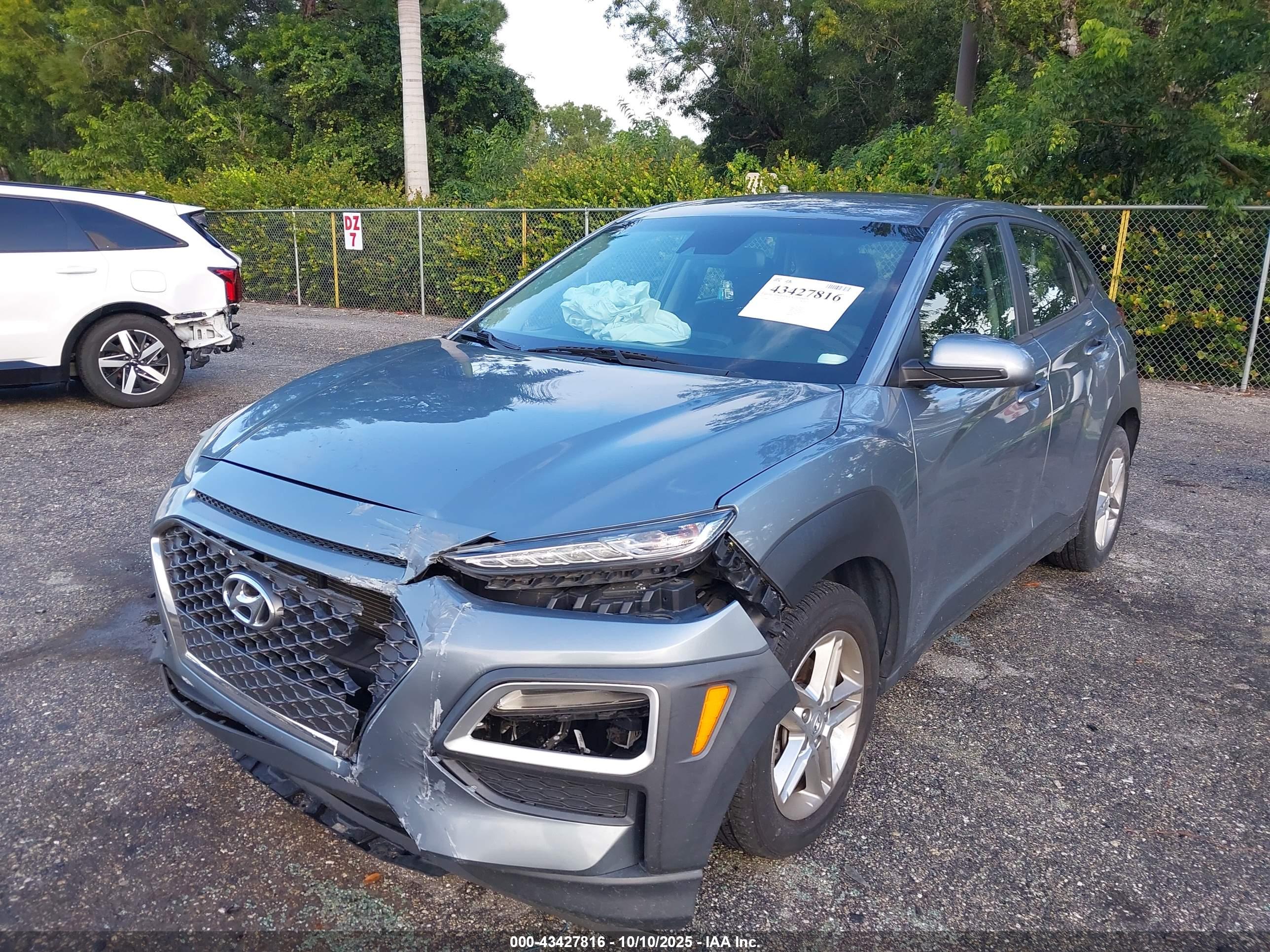 HYUNDAI KONA image 6