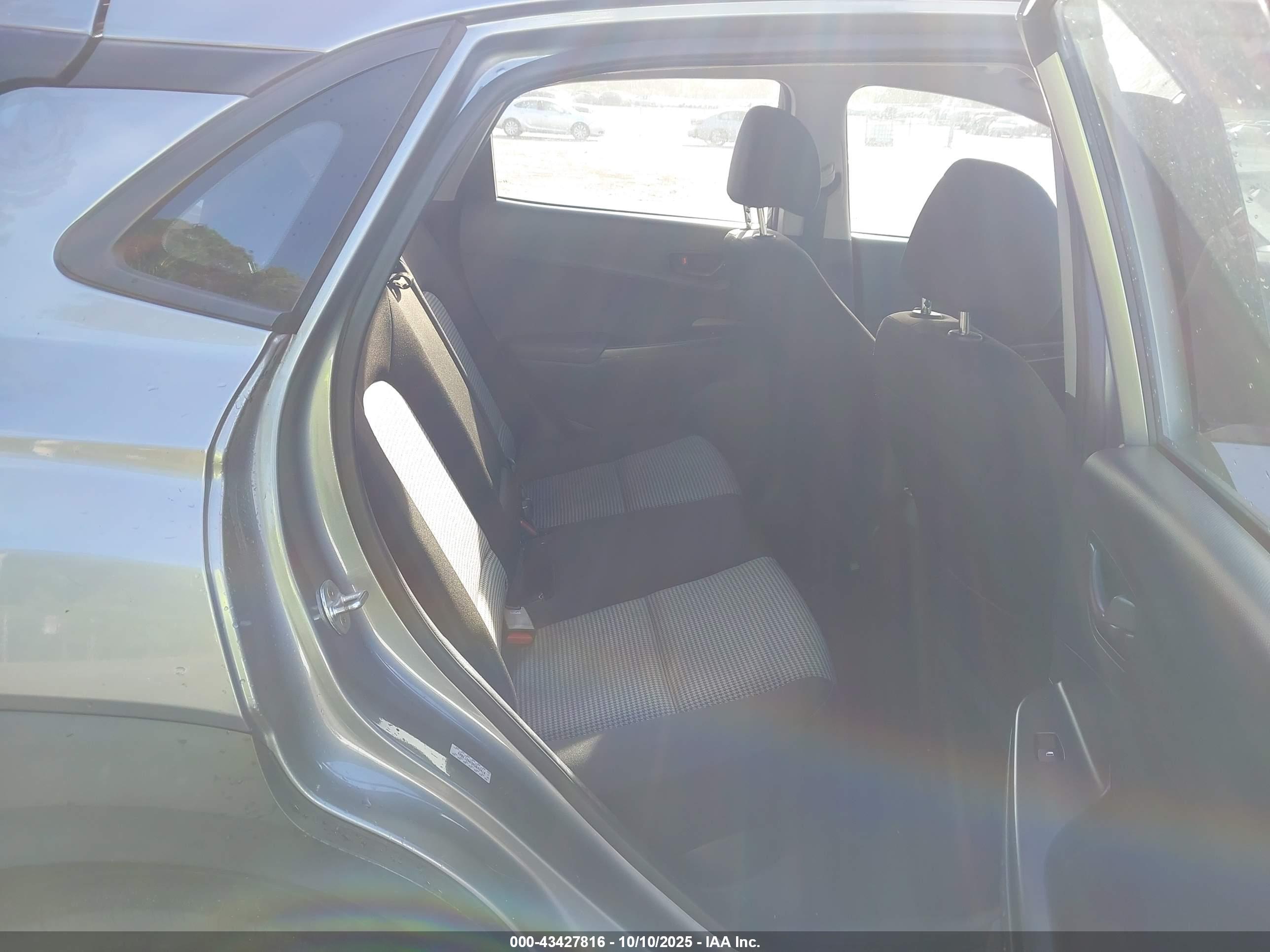 HYUNDAI KONA image 8