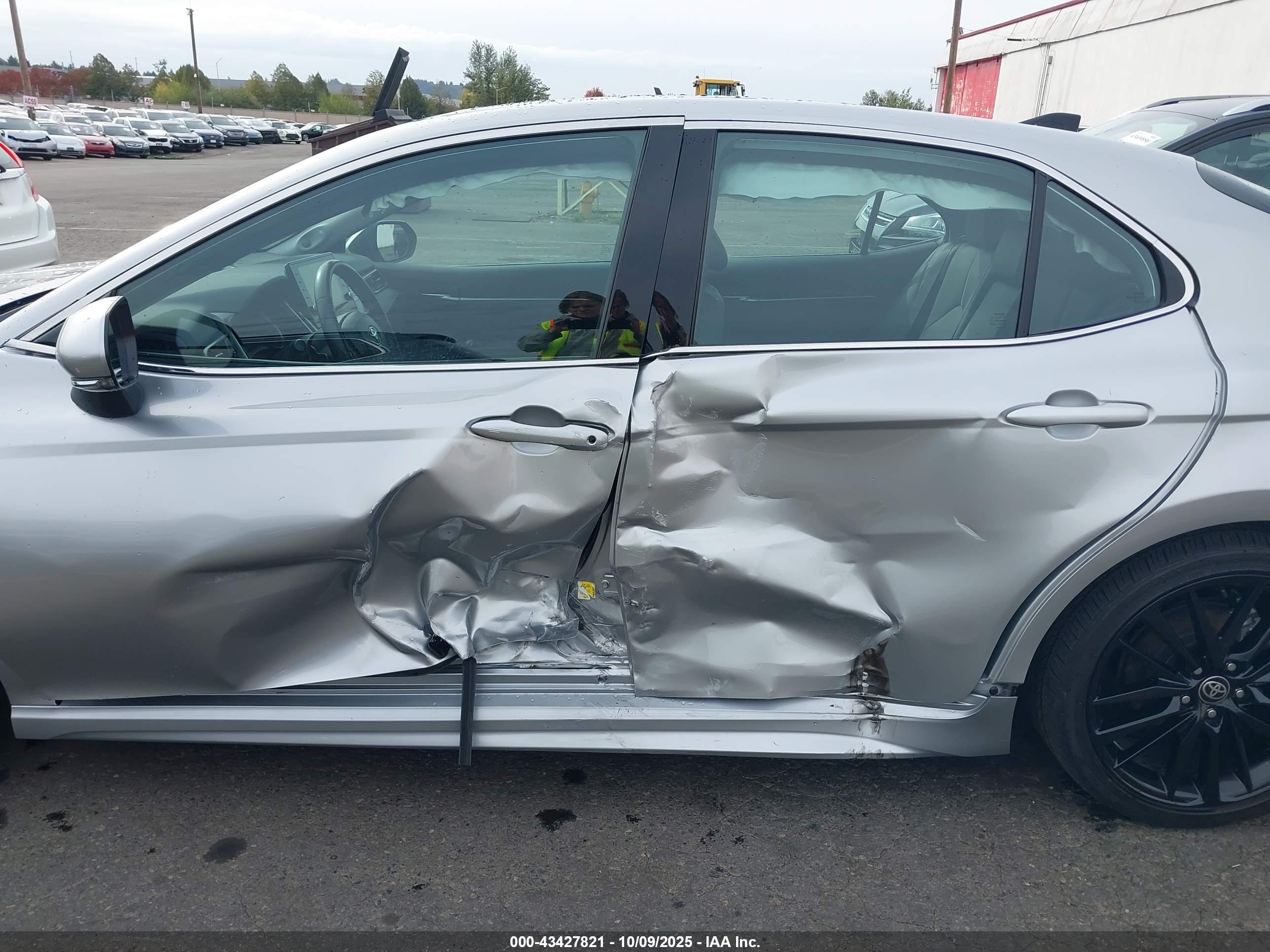 TOYOTA CAMRY image 6