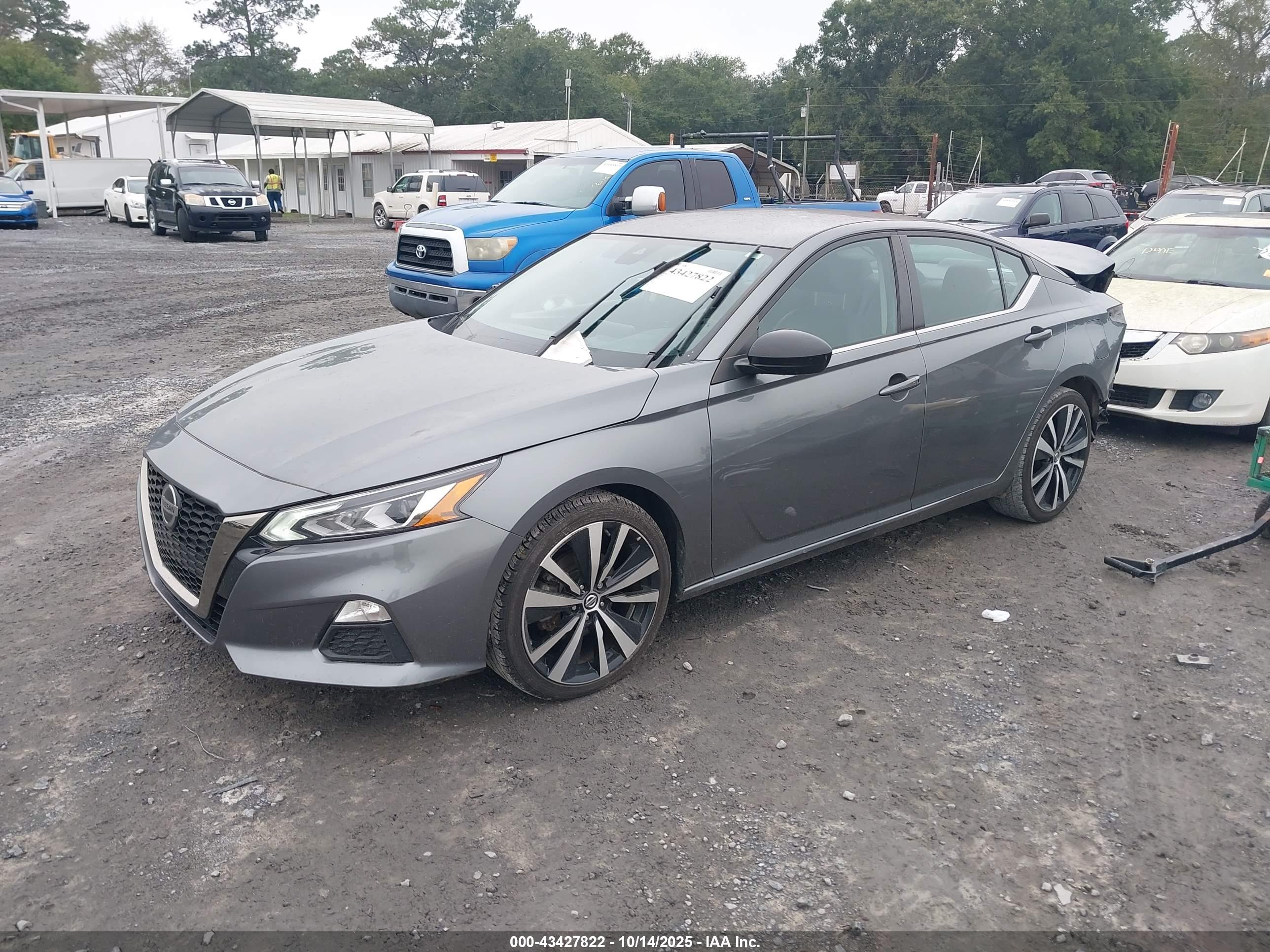NISSAN ALTIMA image 2
