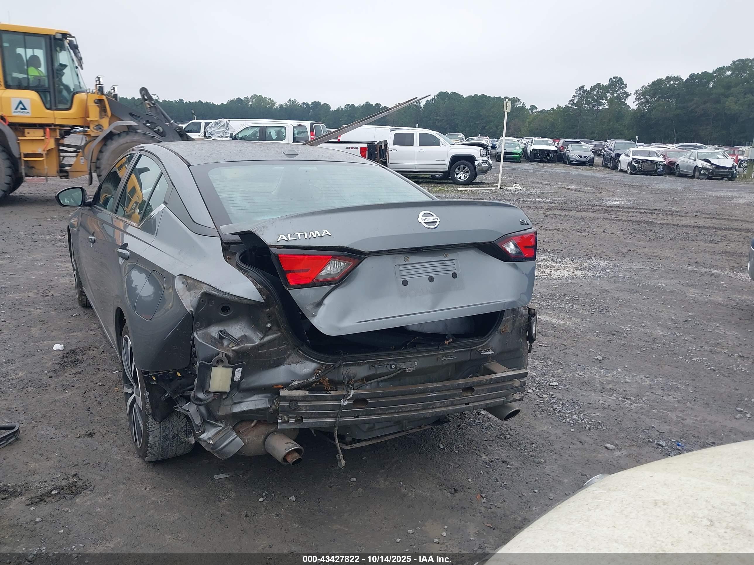 NISSAN ALTIMA image 6