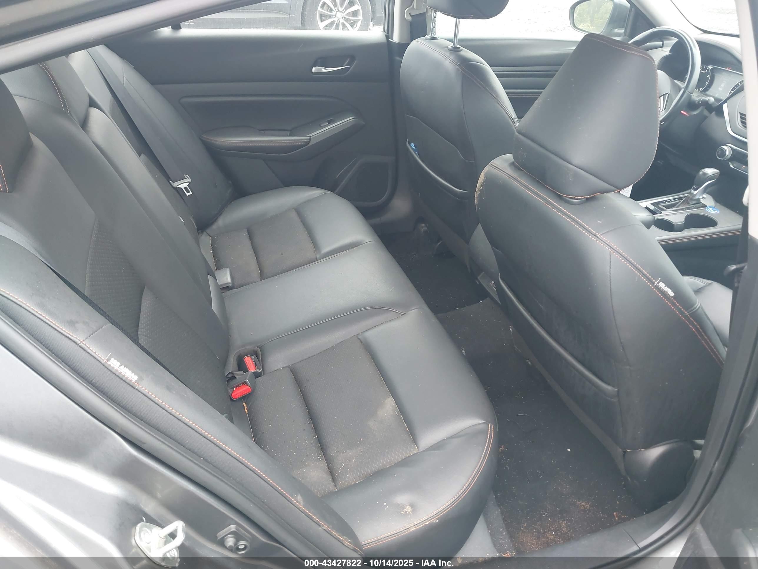 NISSAN ALTIMA image 8