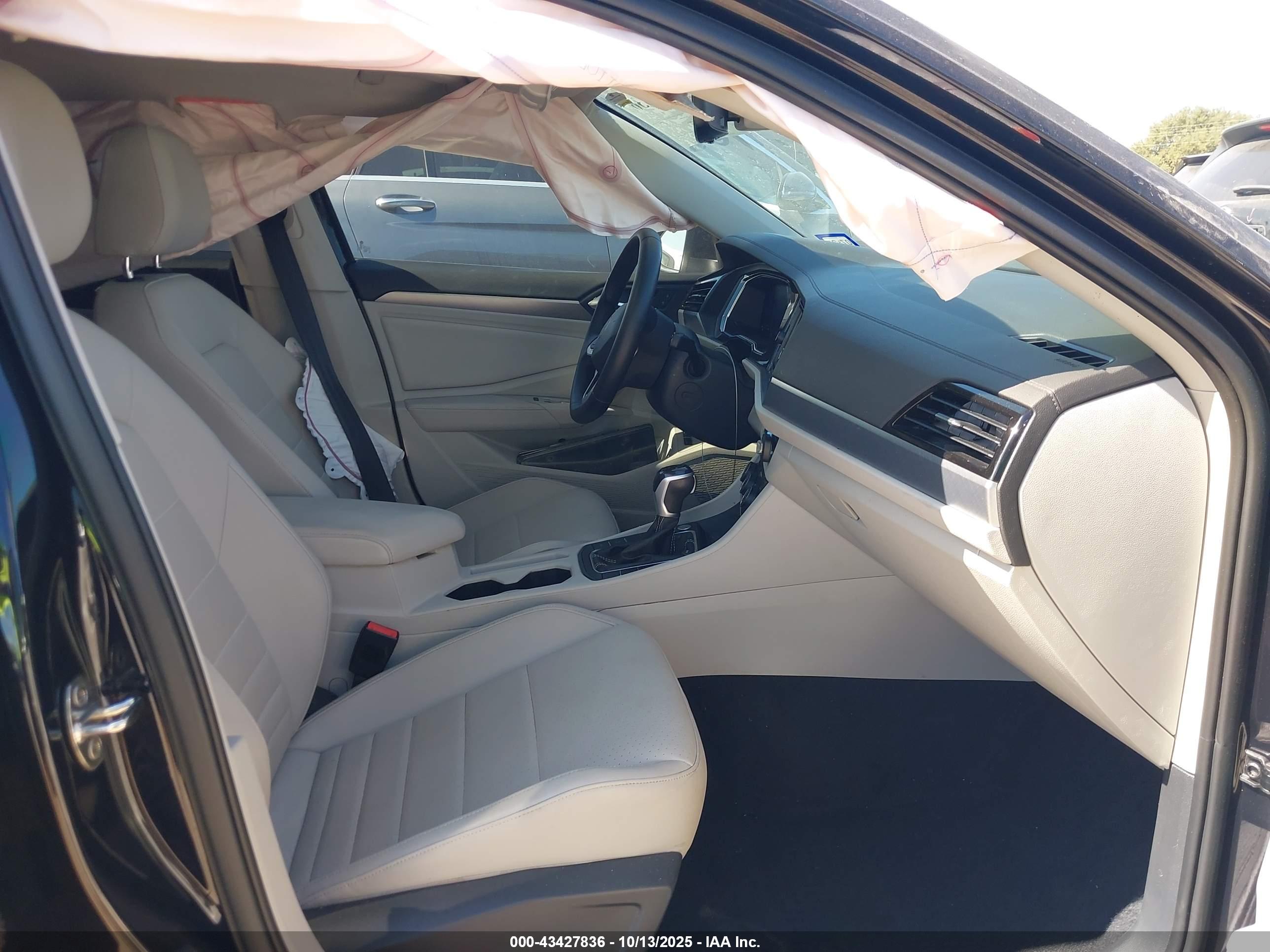 VOLKSWAGEN JETTA image 5