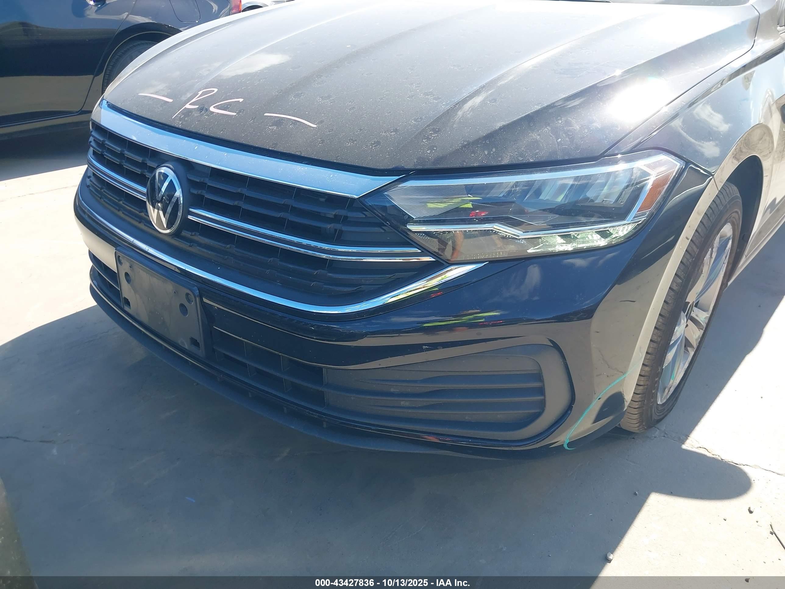 VOLKSWAGEN JETTA image 6