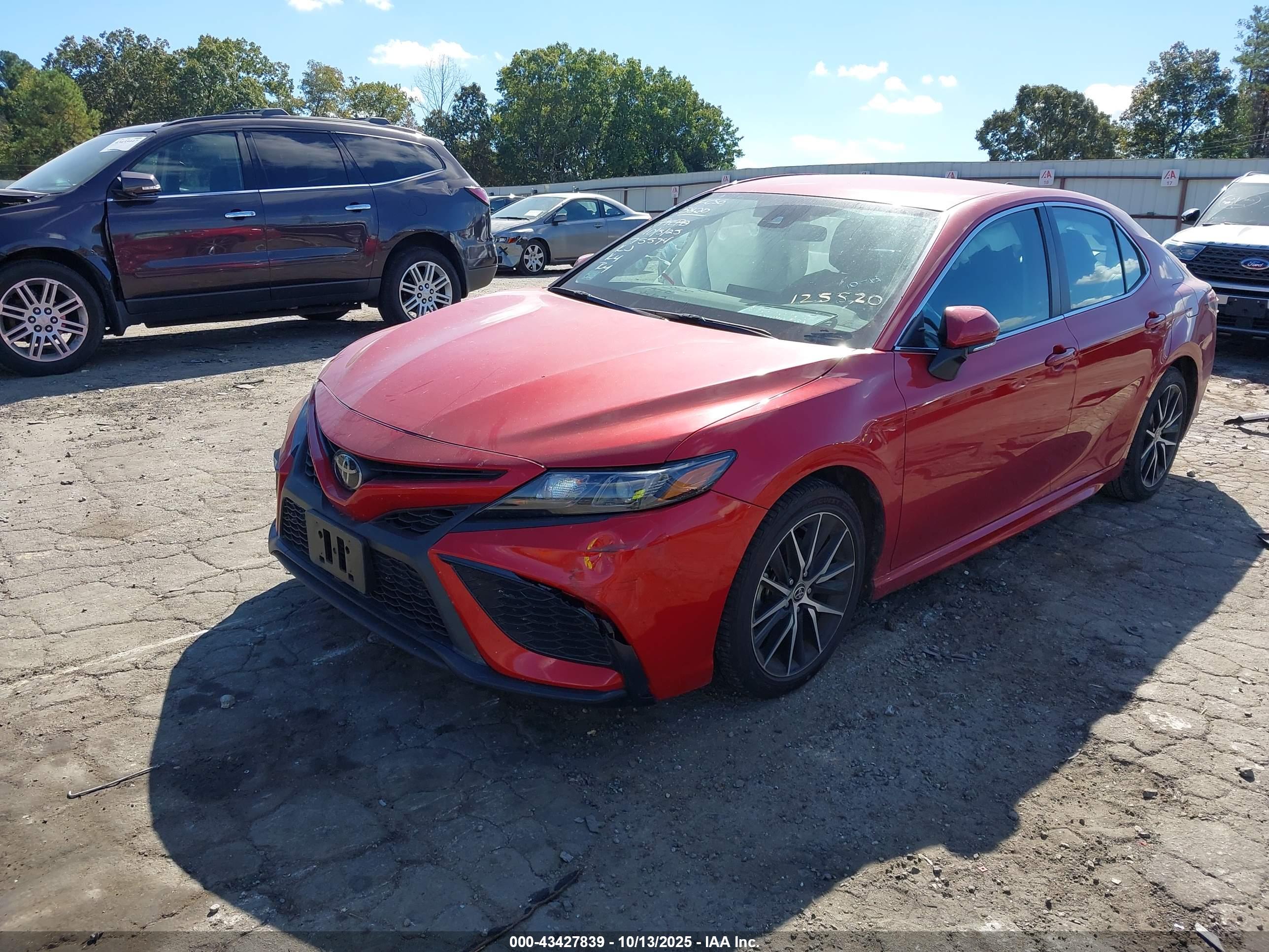 TOYOTA CAMRY image 2