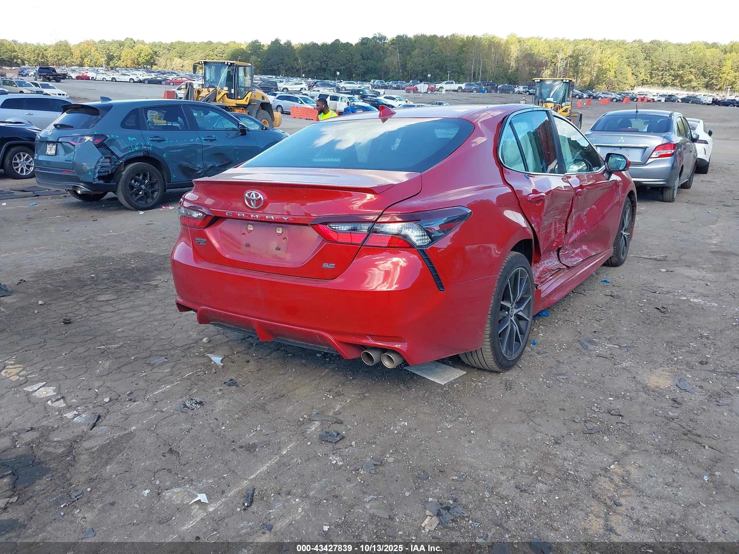 TOYOTA CAMRY image 4